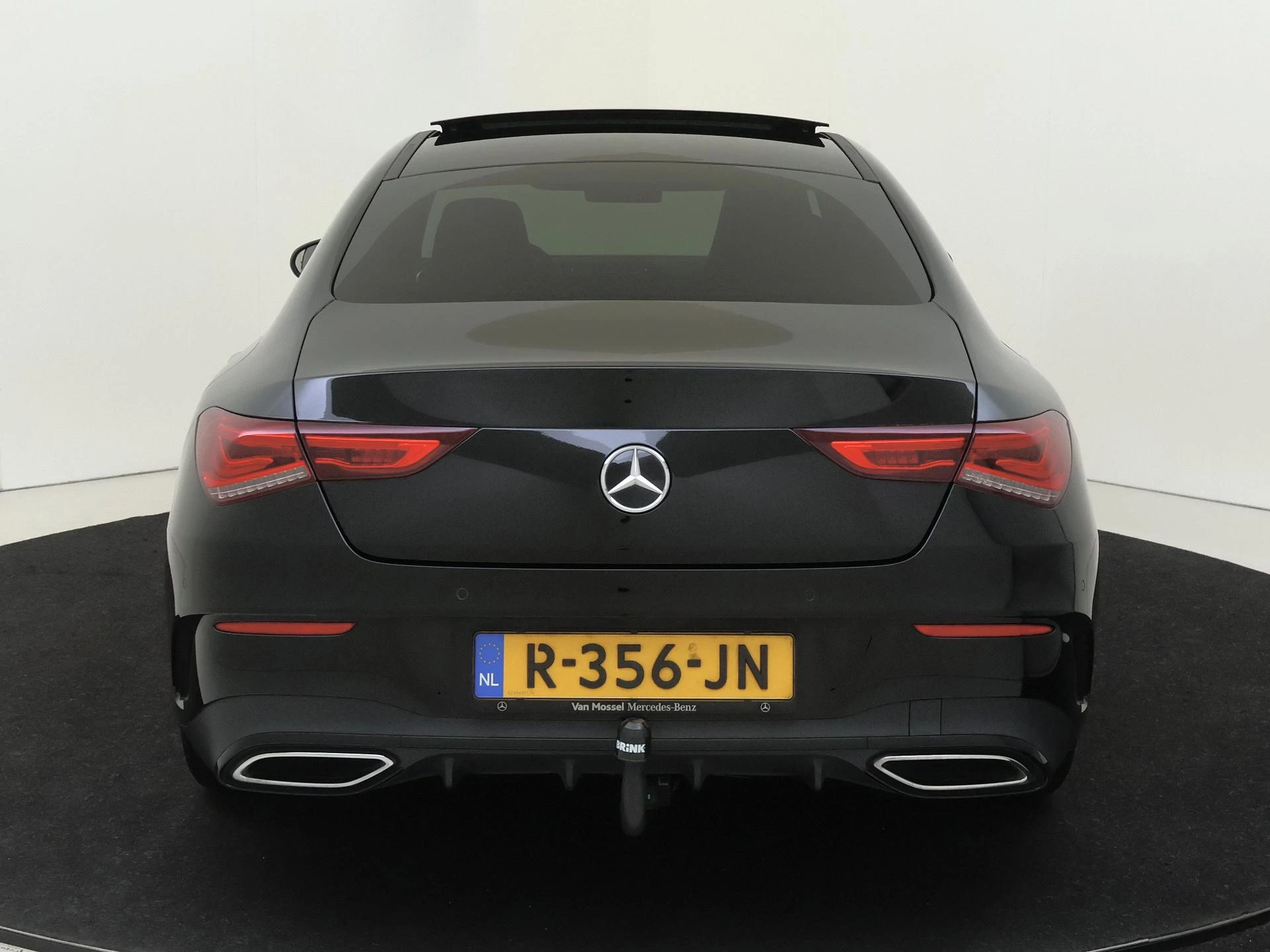 Mercedes-Benz-CLA-image-6