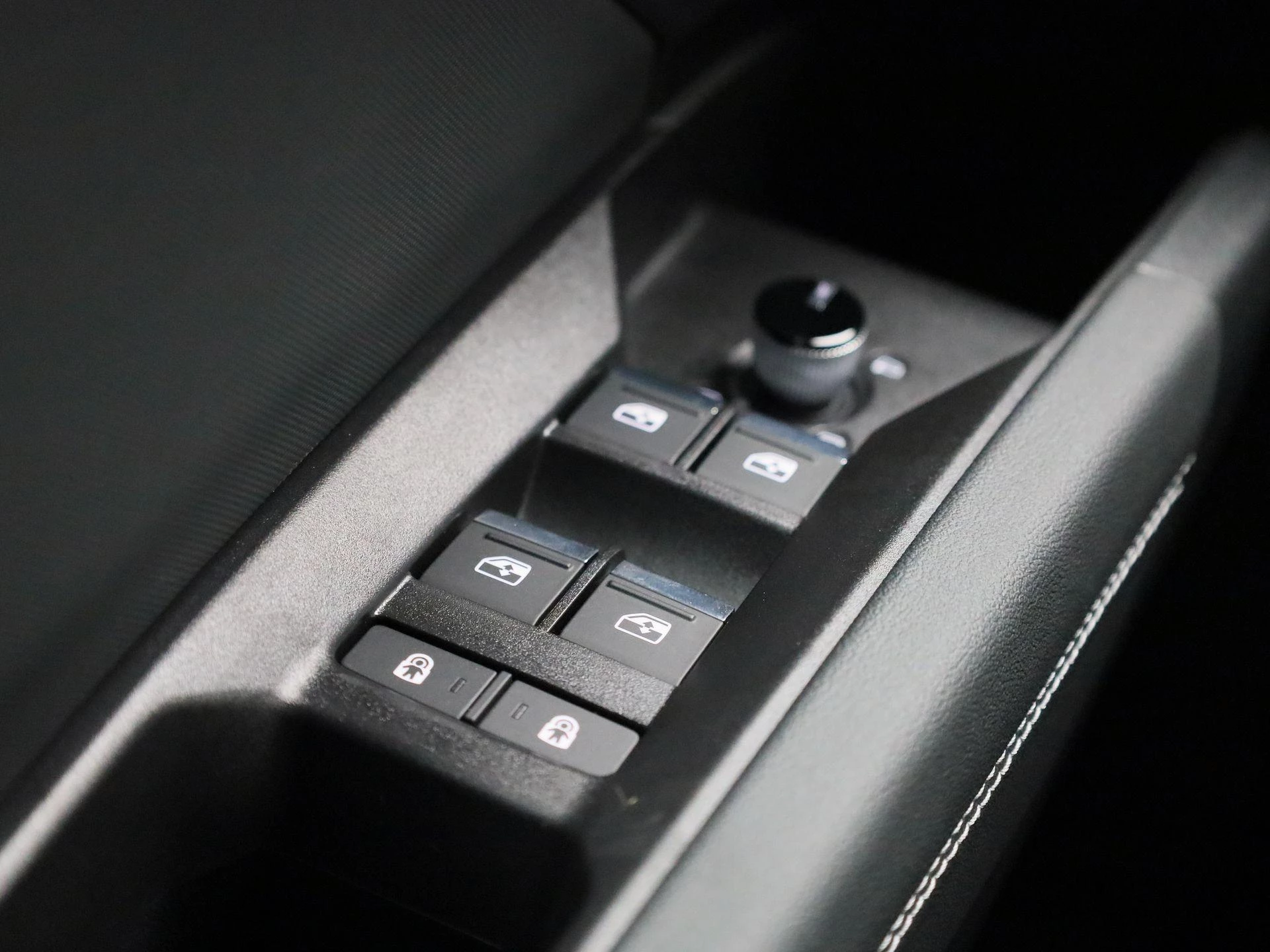 Audi-Q4 e-tron-image-38