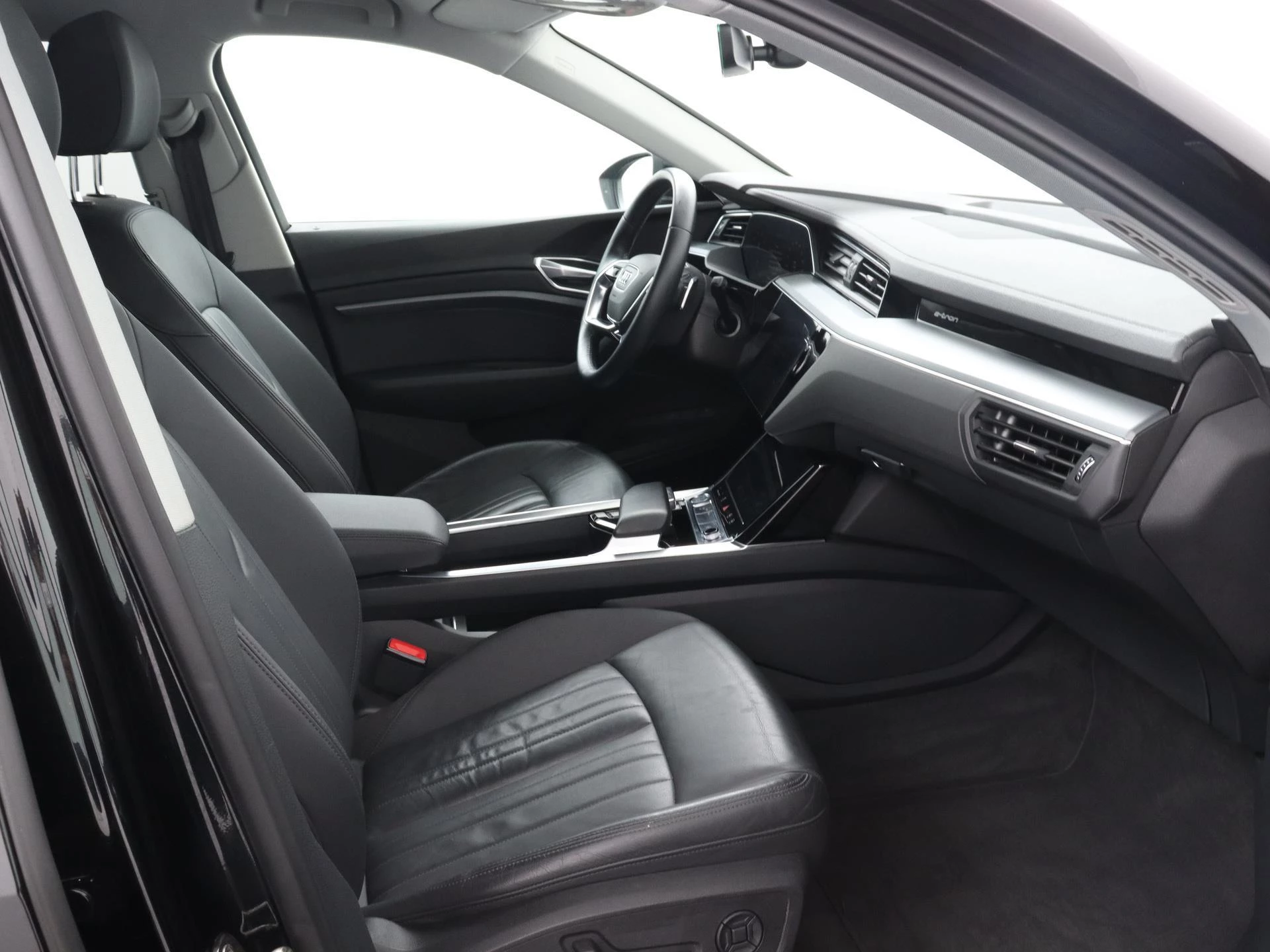 Audi-e-tron-image-12