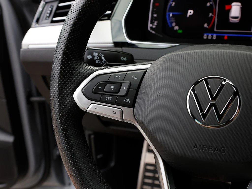 Volkswagen-Passat-image-15