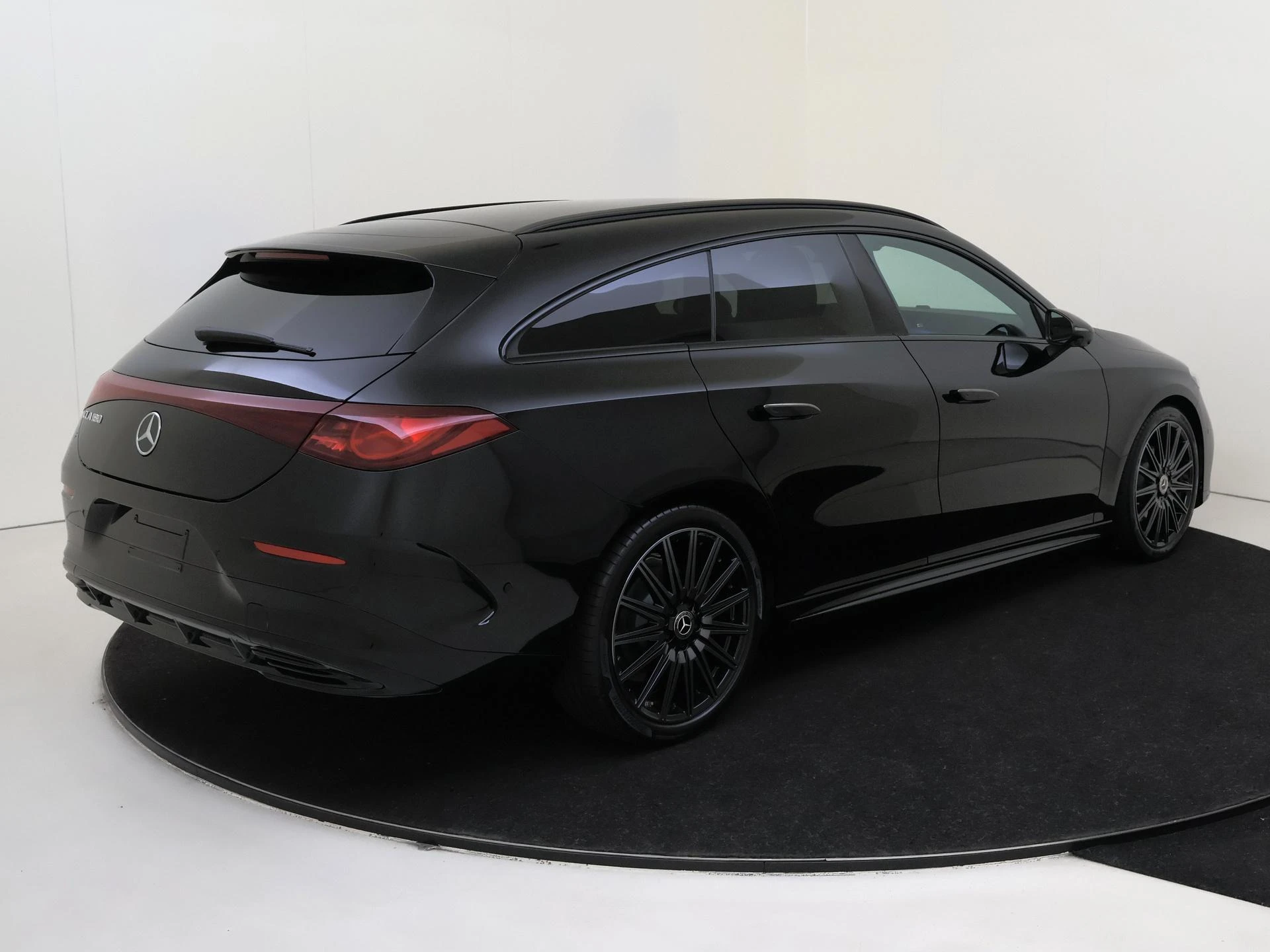 Mercedes-Benz-CLA-image-3