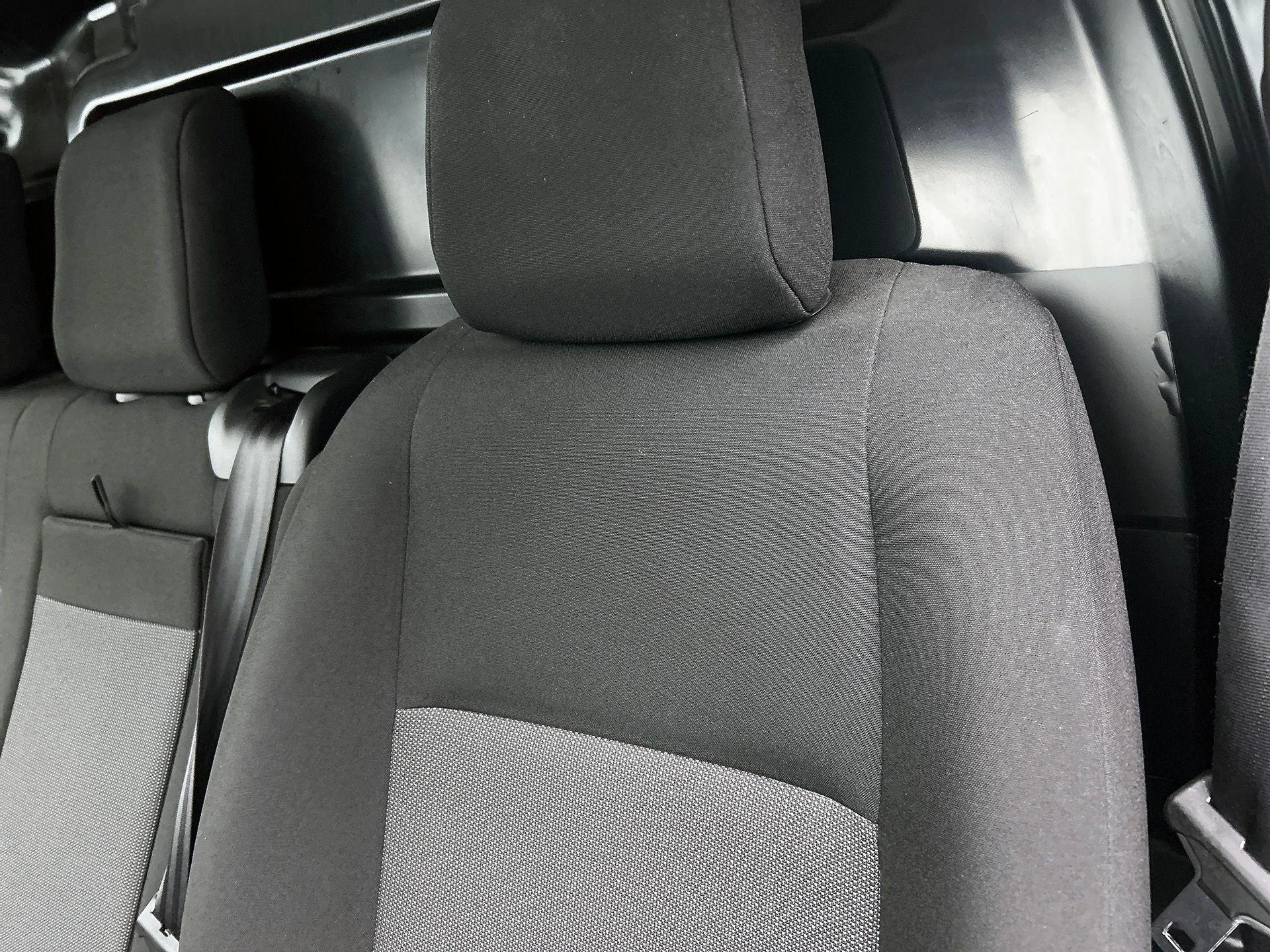 Opel-Vivaro-image-25