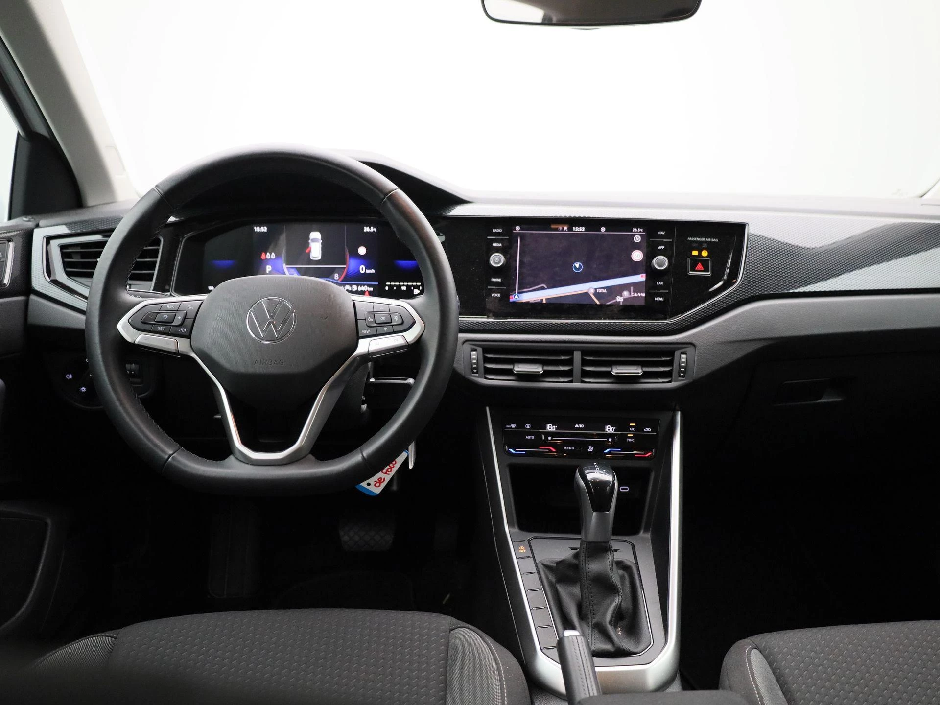 Volkswagen-Polo-image-6