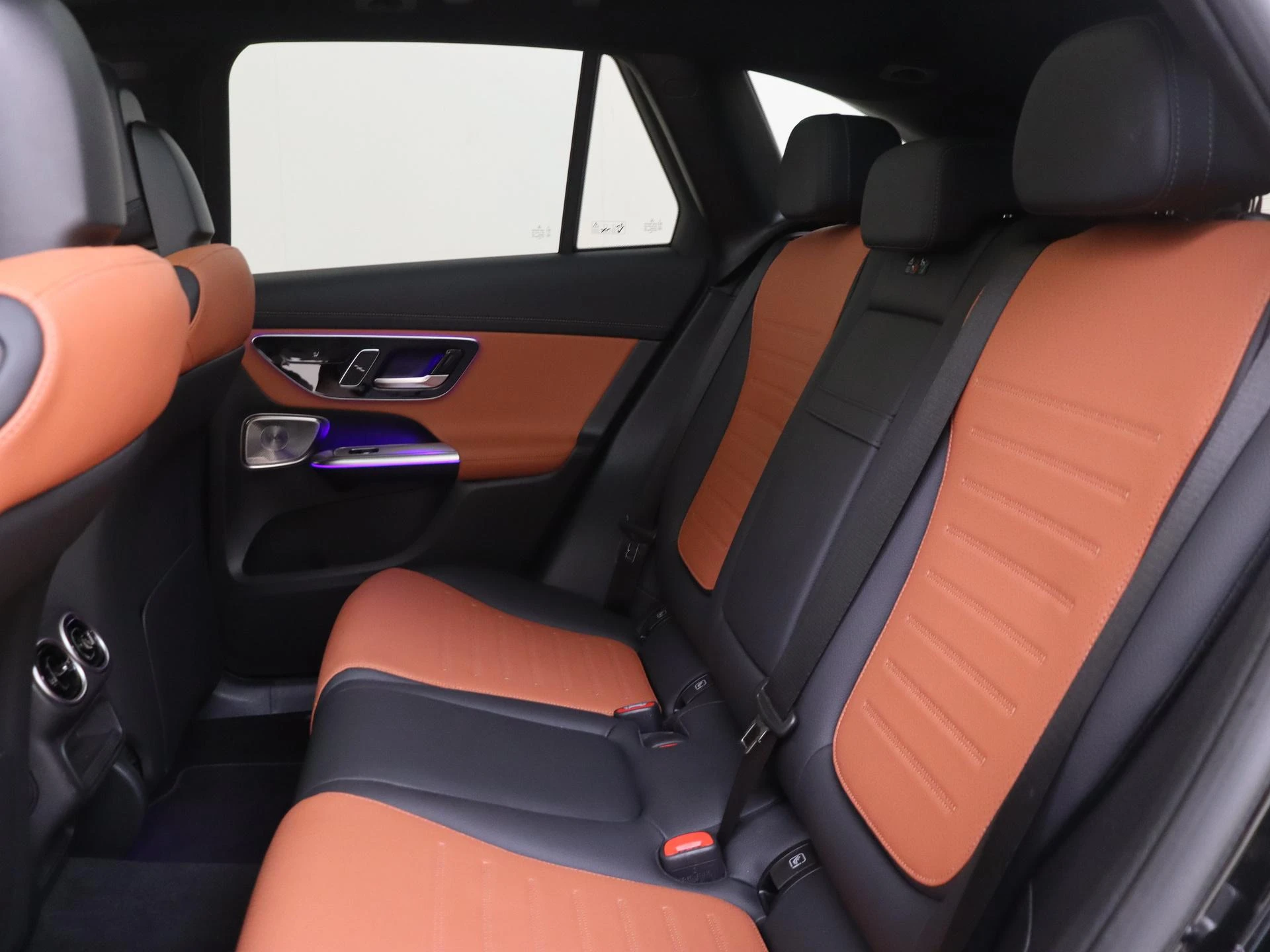 Mercedes-Benz-GLC-image-15