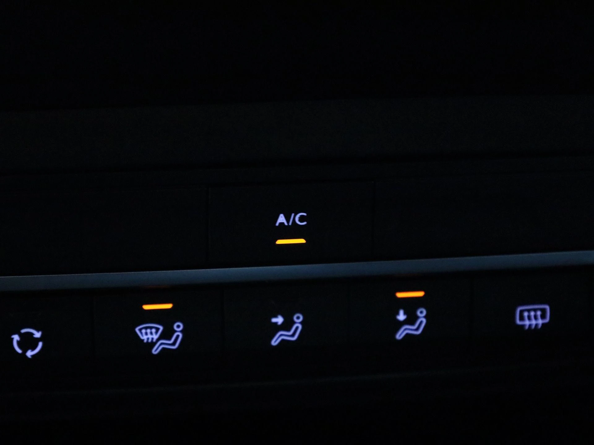 Opel-Combo Life-image-22