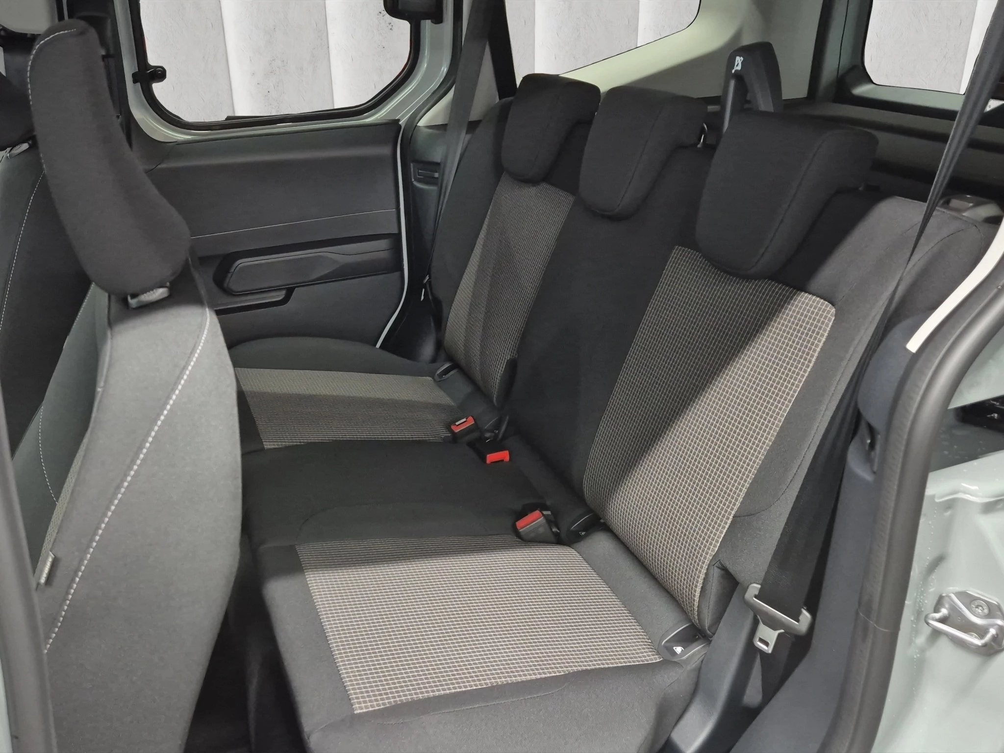 Ford Tourneo Courier Trend 1.0 EcoBoost 92 kW Kompaktvan. 5-türig
