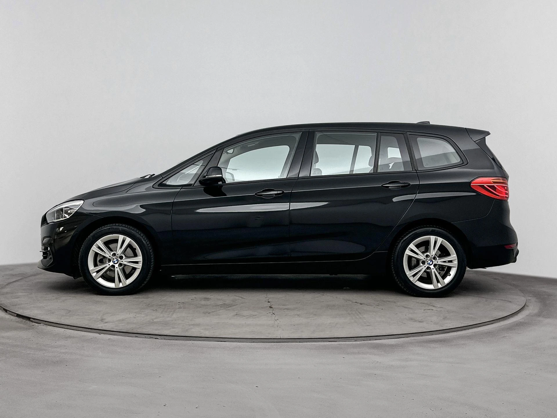 BMW-2 Serie-image-1