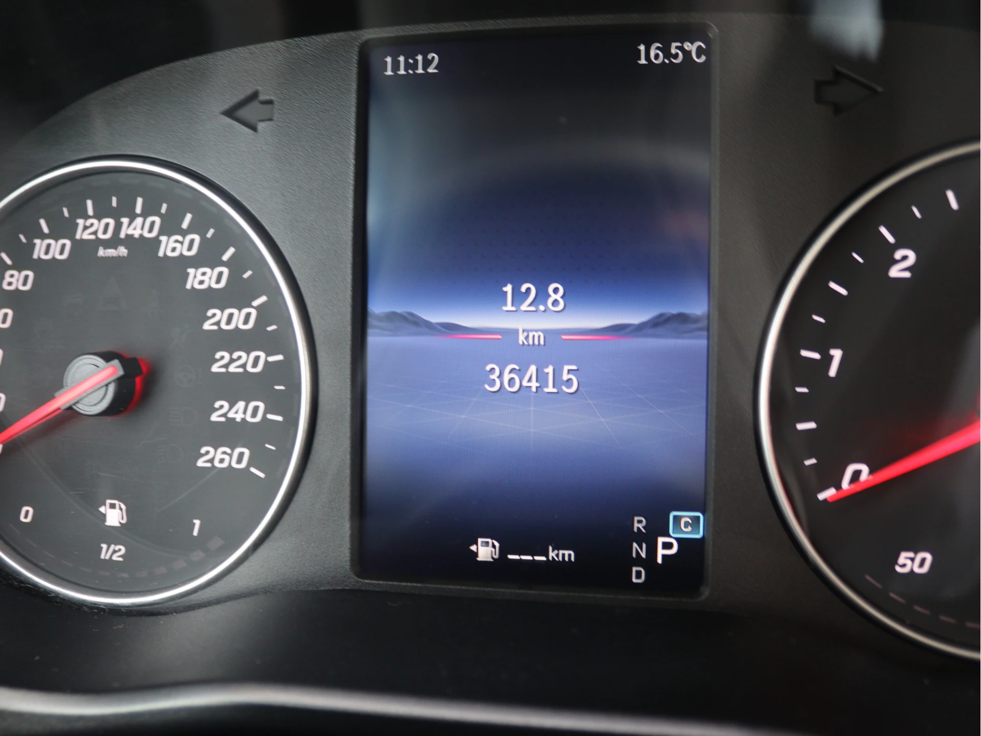Mercedes-Benz-Vito-image-5