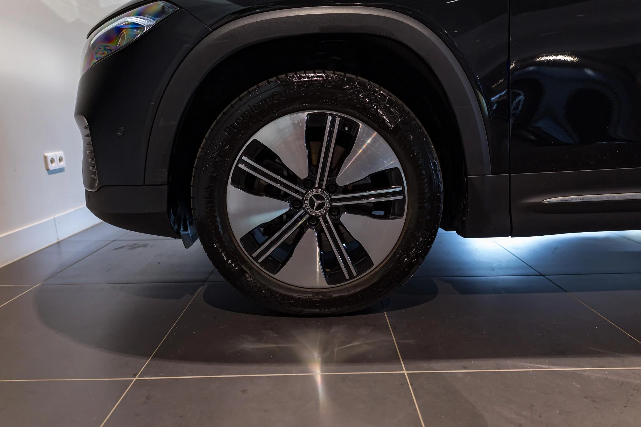 Mercedes-Benz EQB 300 4Matic | Zetelverw. | Sfeerver. | Carplay