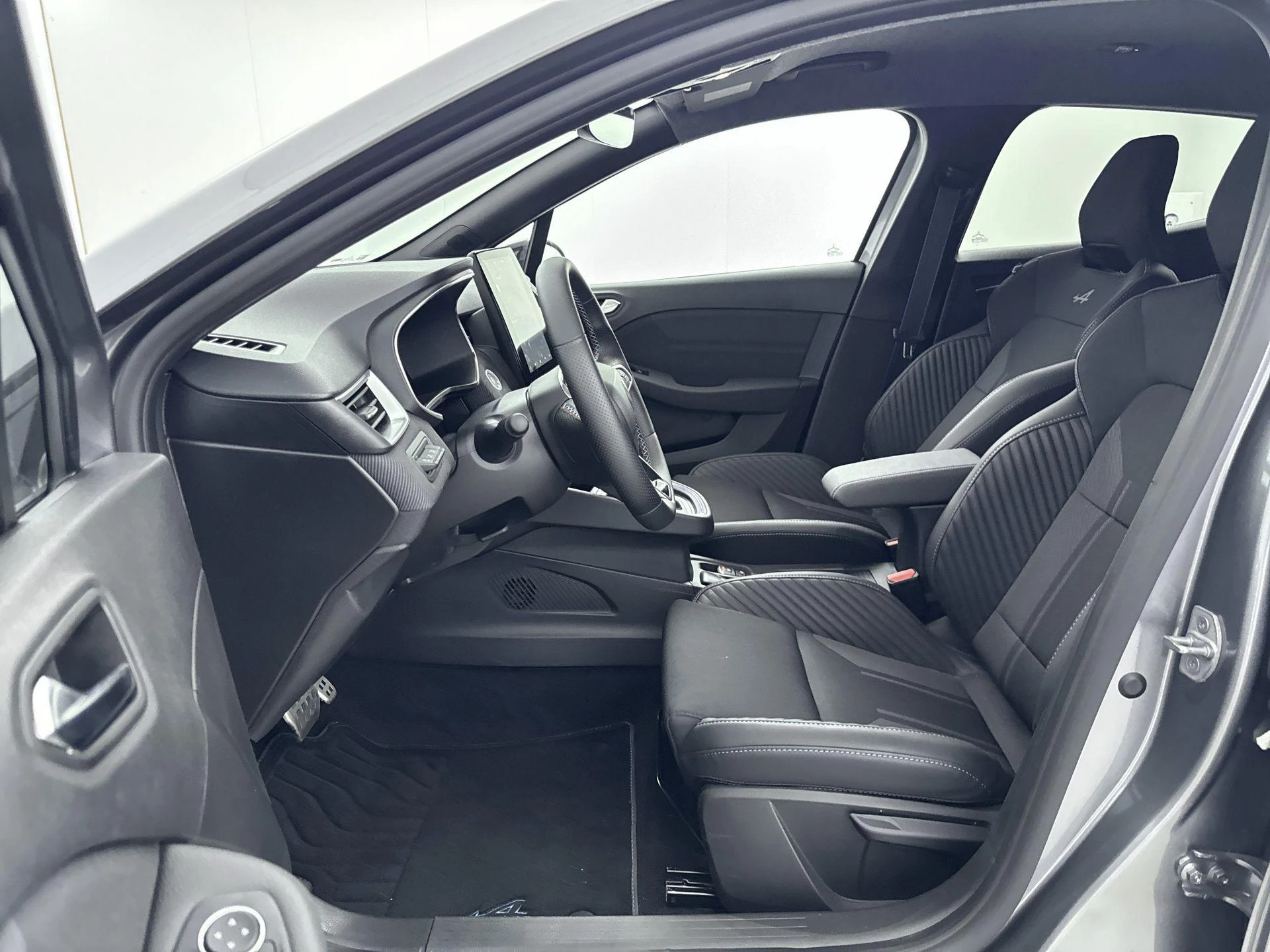 Renault-Clio-image-12