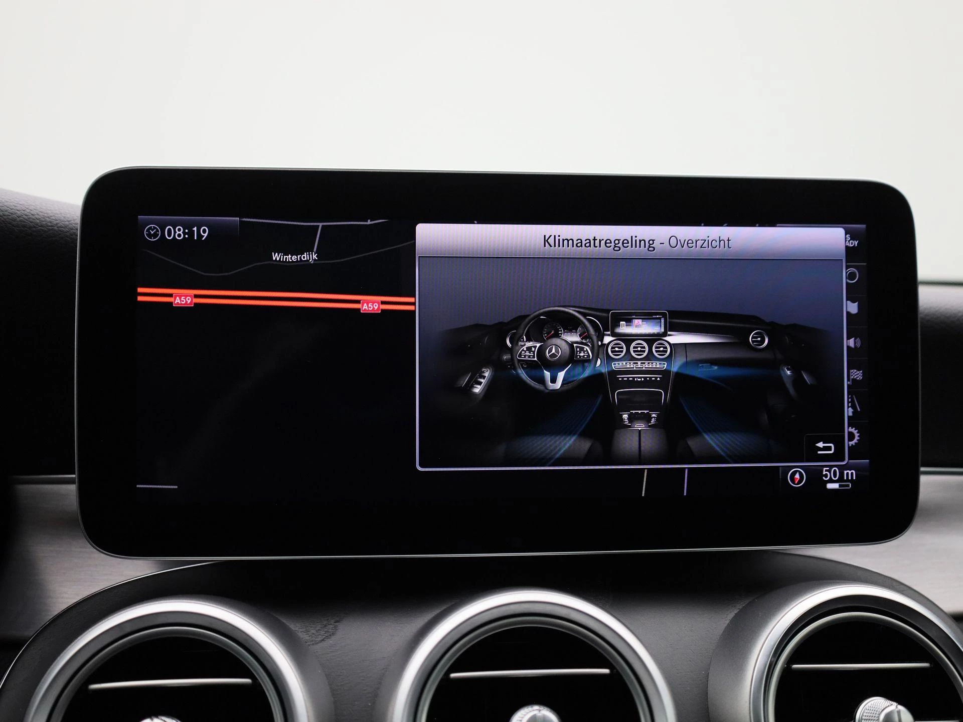Mercedes-Benz-C-Klasse-image-17