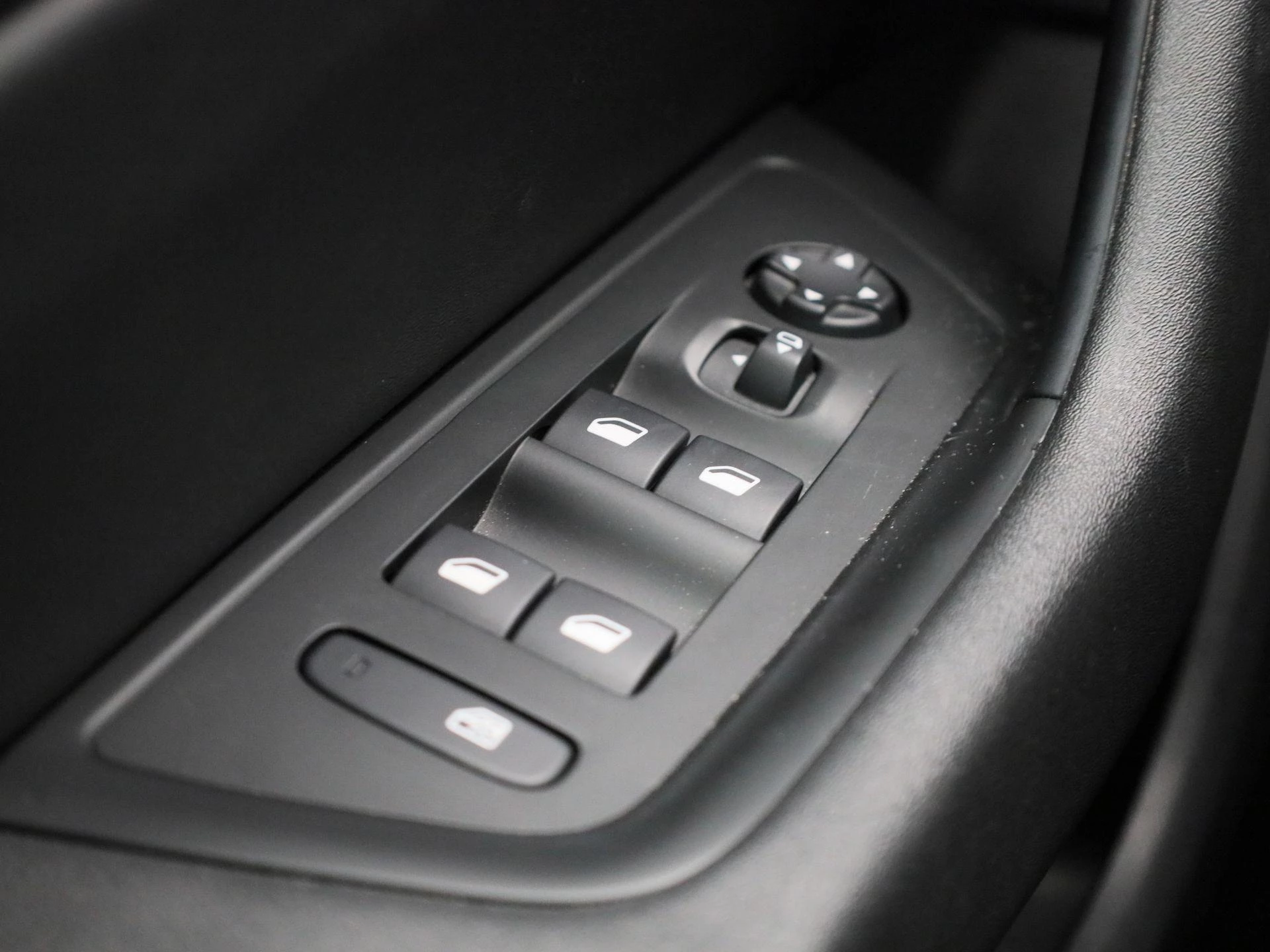 Peugeot-508-image-28
