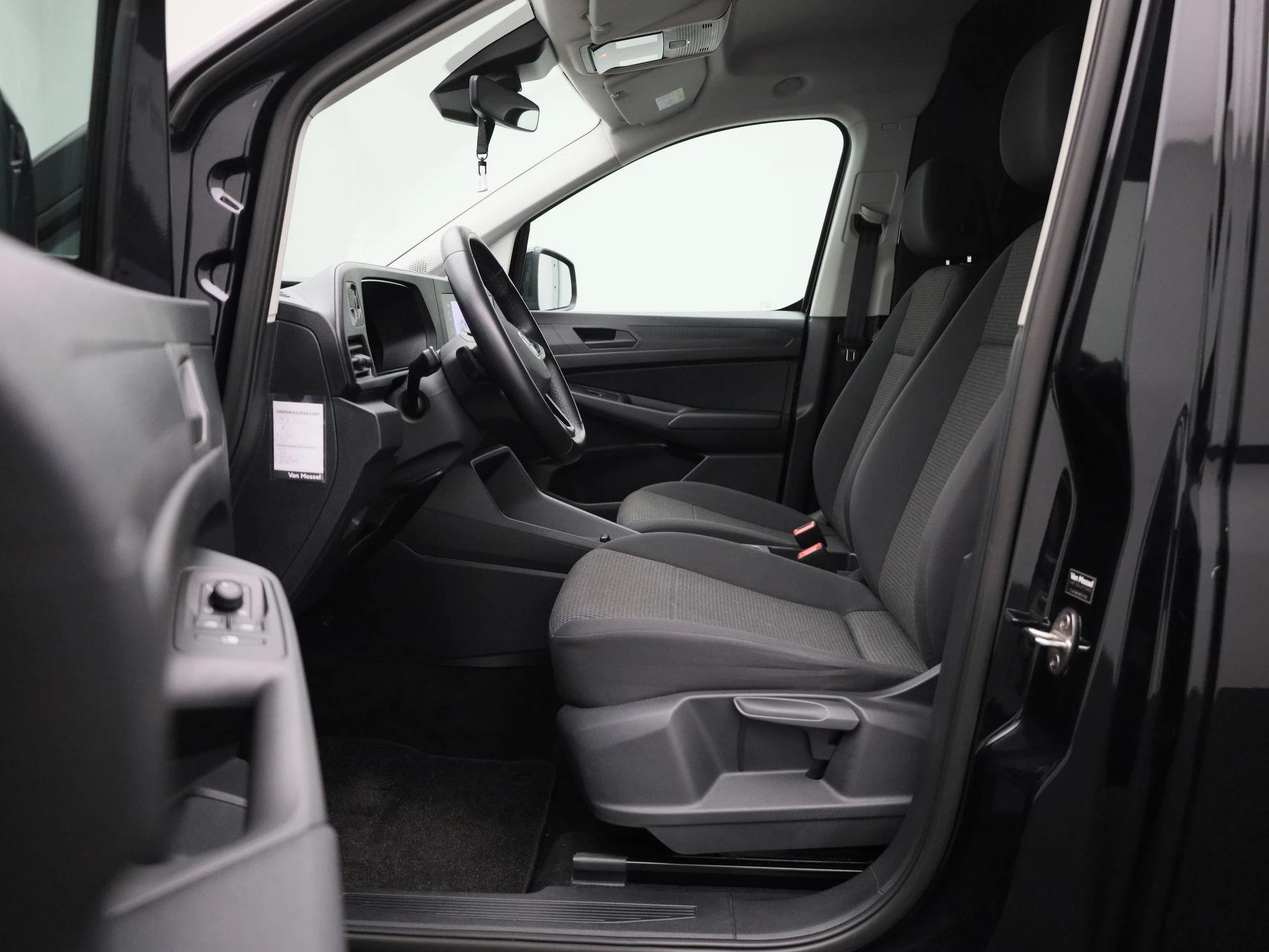 Volkswagen-Caddy-image-10