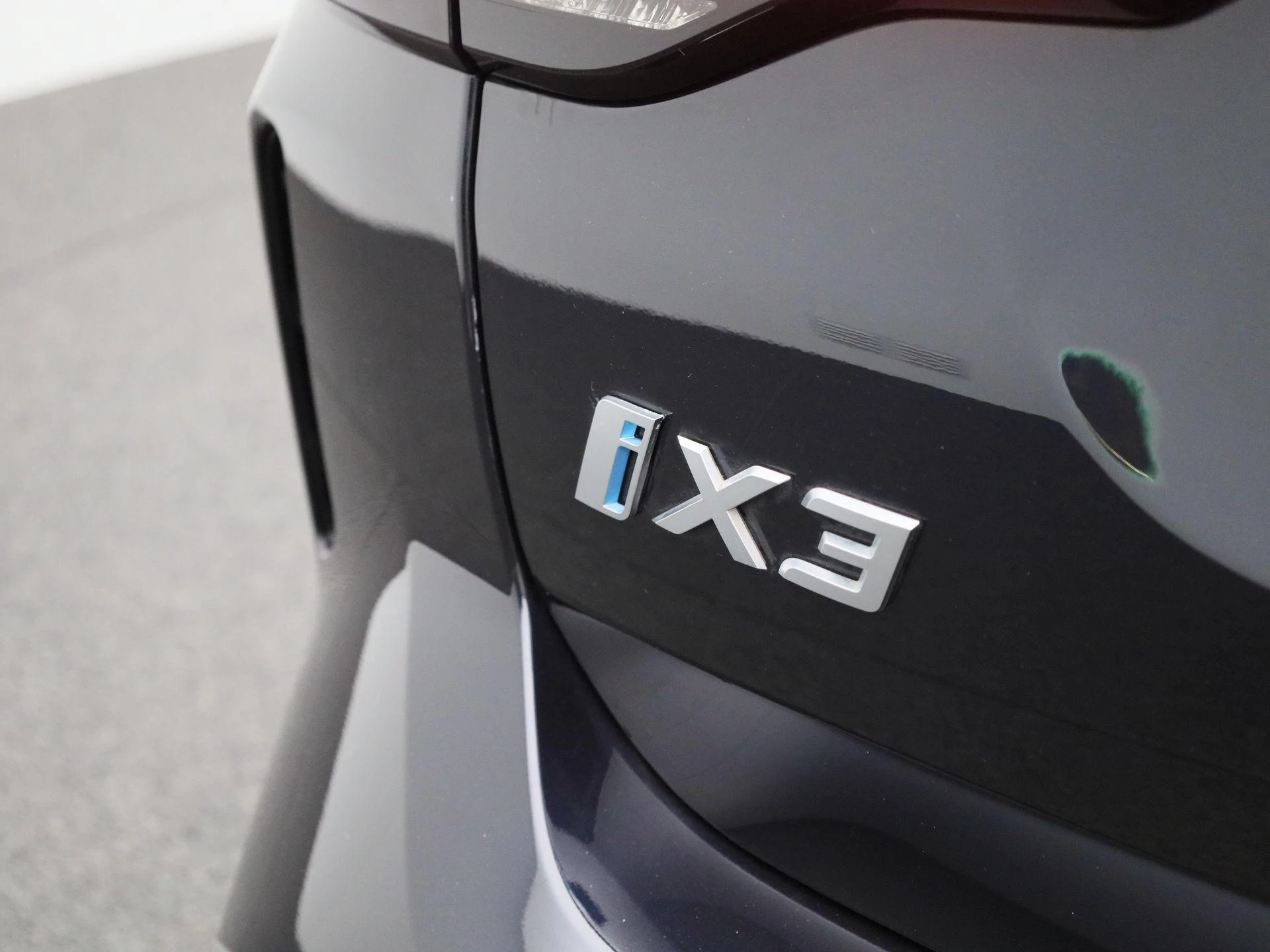 BMW-iX3-image-37