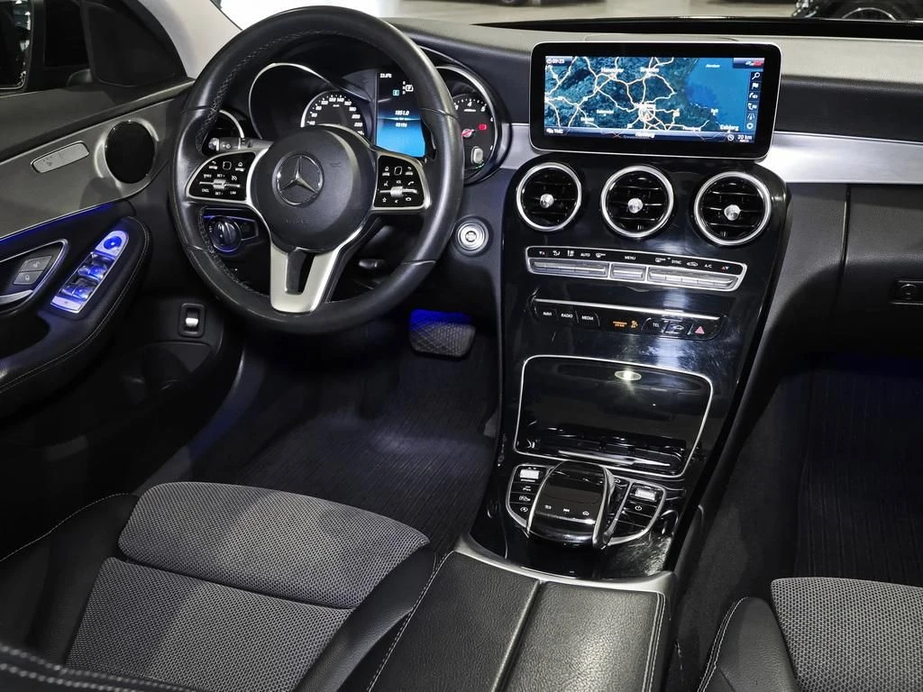 Mercedes-Benz-C-Klasse 200-image-9
