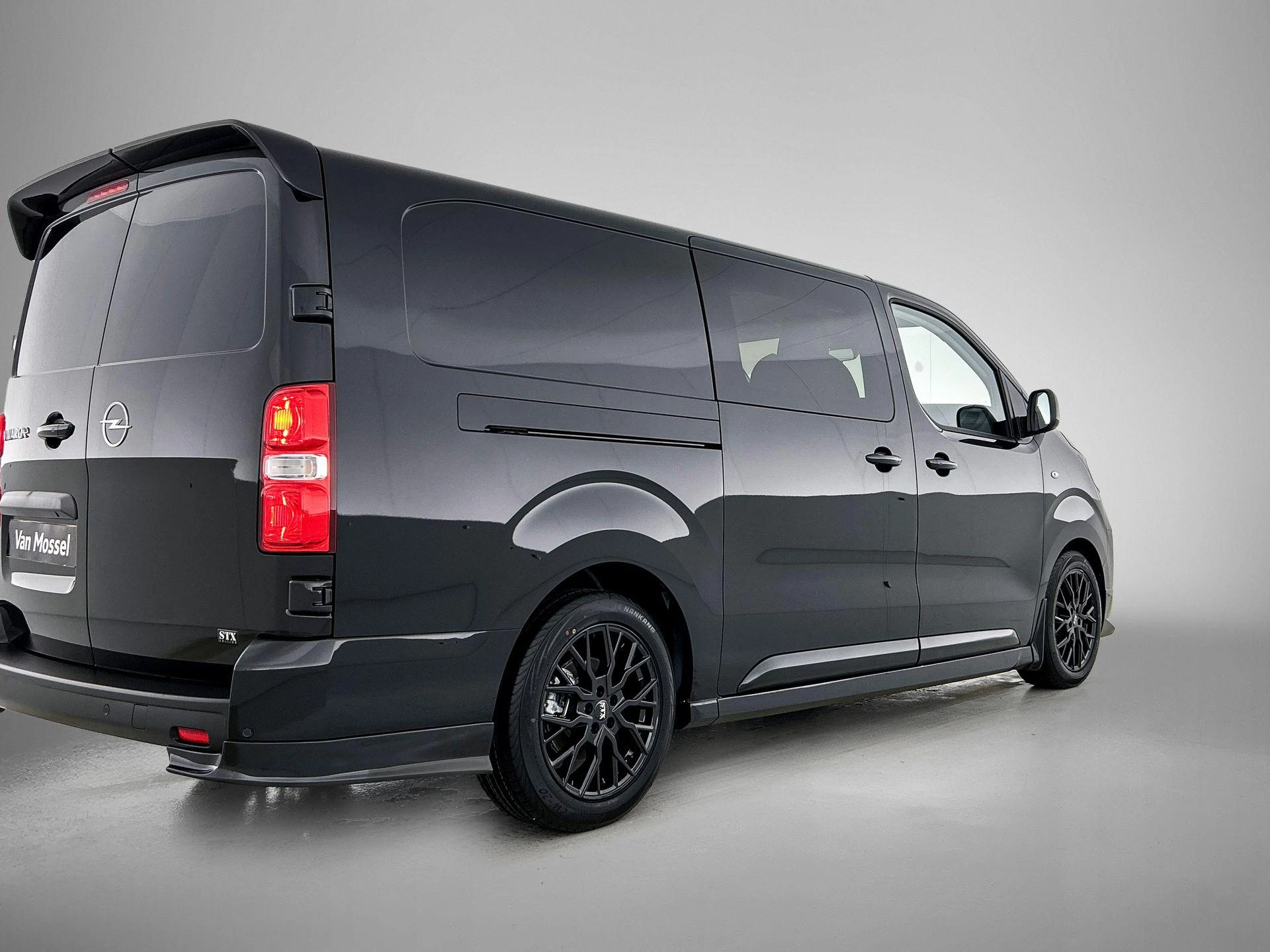 Opel-Vivaro-e-image-3