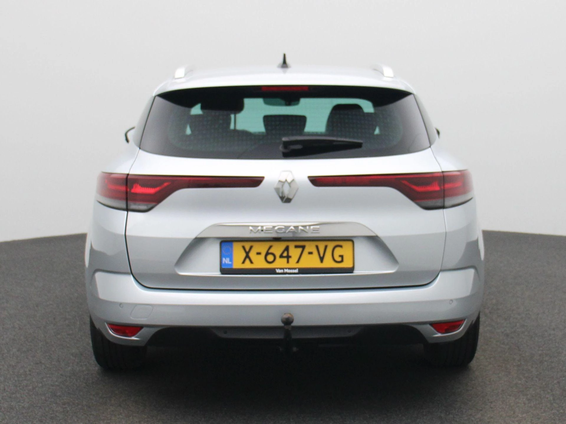 Renault-Mégane Estate-image-4