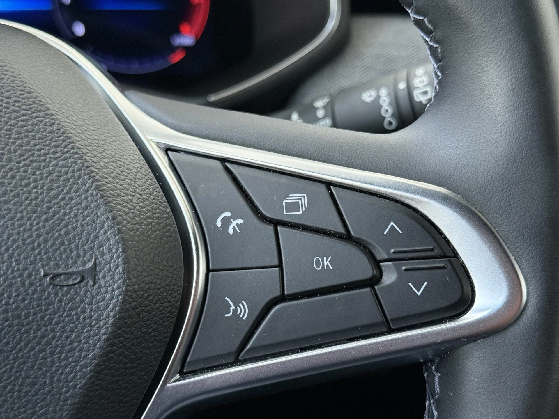 Renault-Clio-image-12