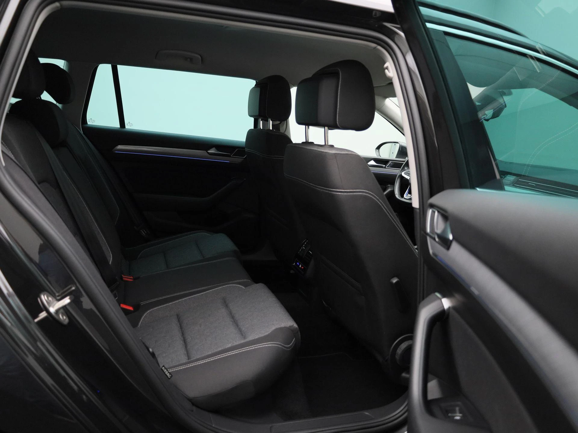Volkswagen-Passat-image-43