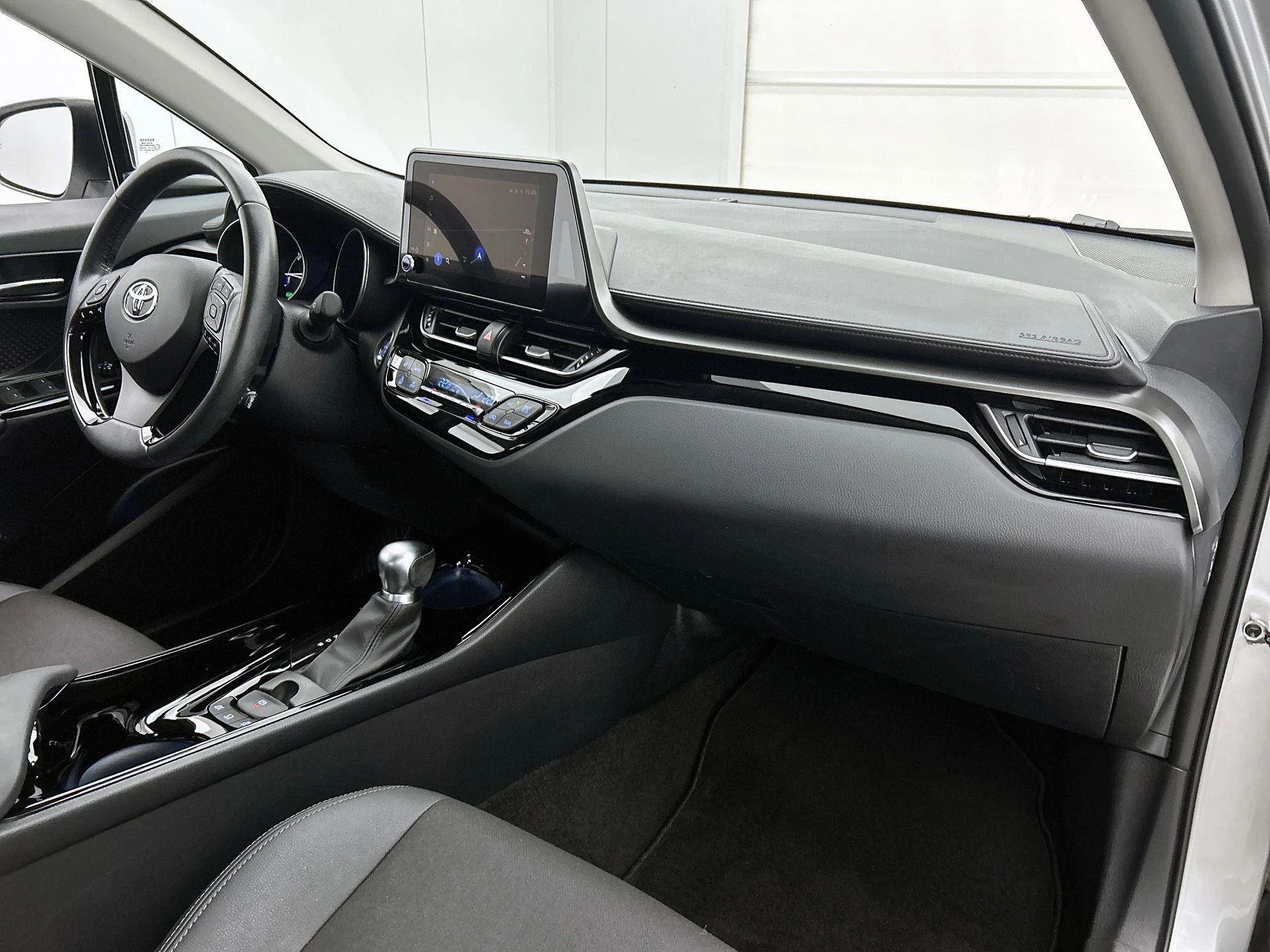 Toyota-C-HR-image-17