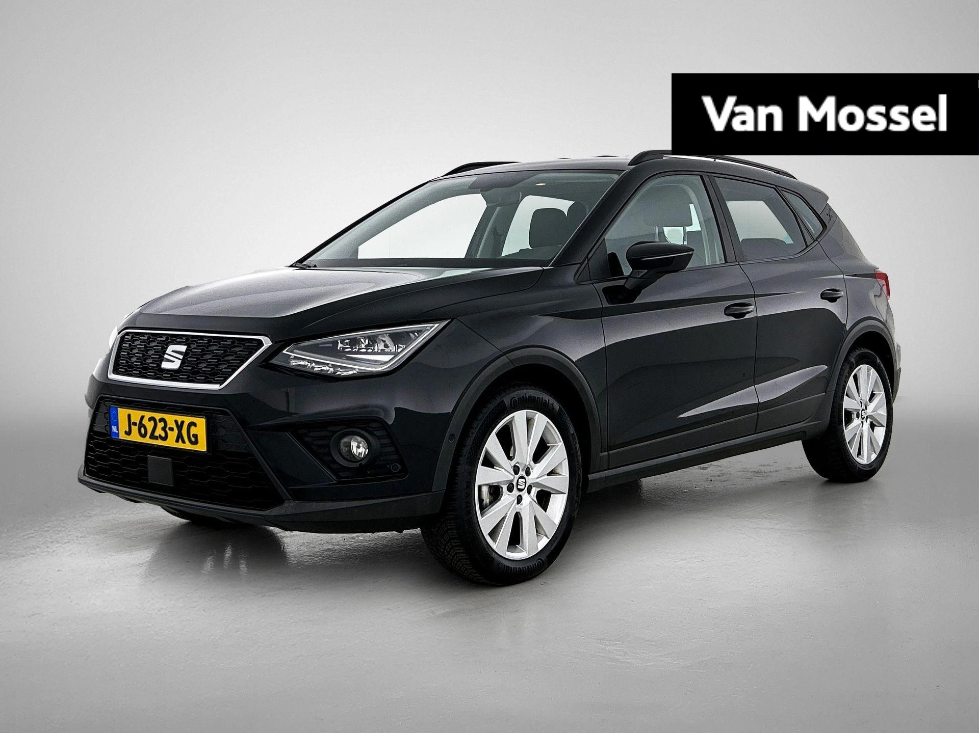 SEAT-Arona-image-0