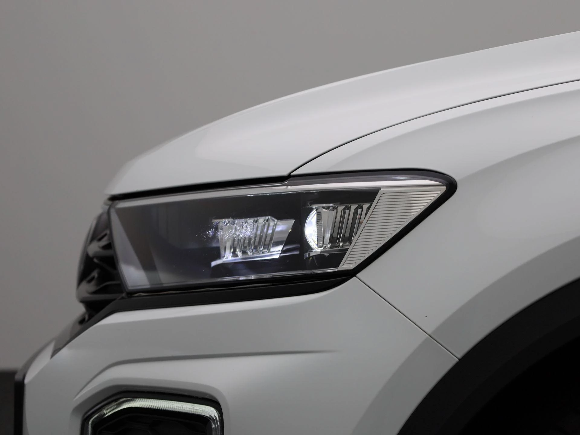 Volkswagen-T-Roc-image-17
