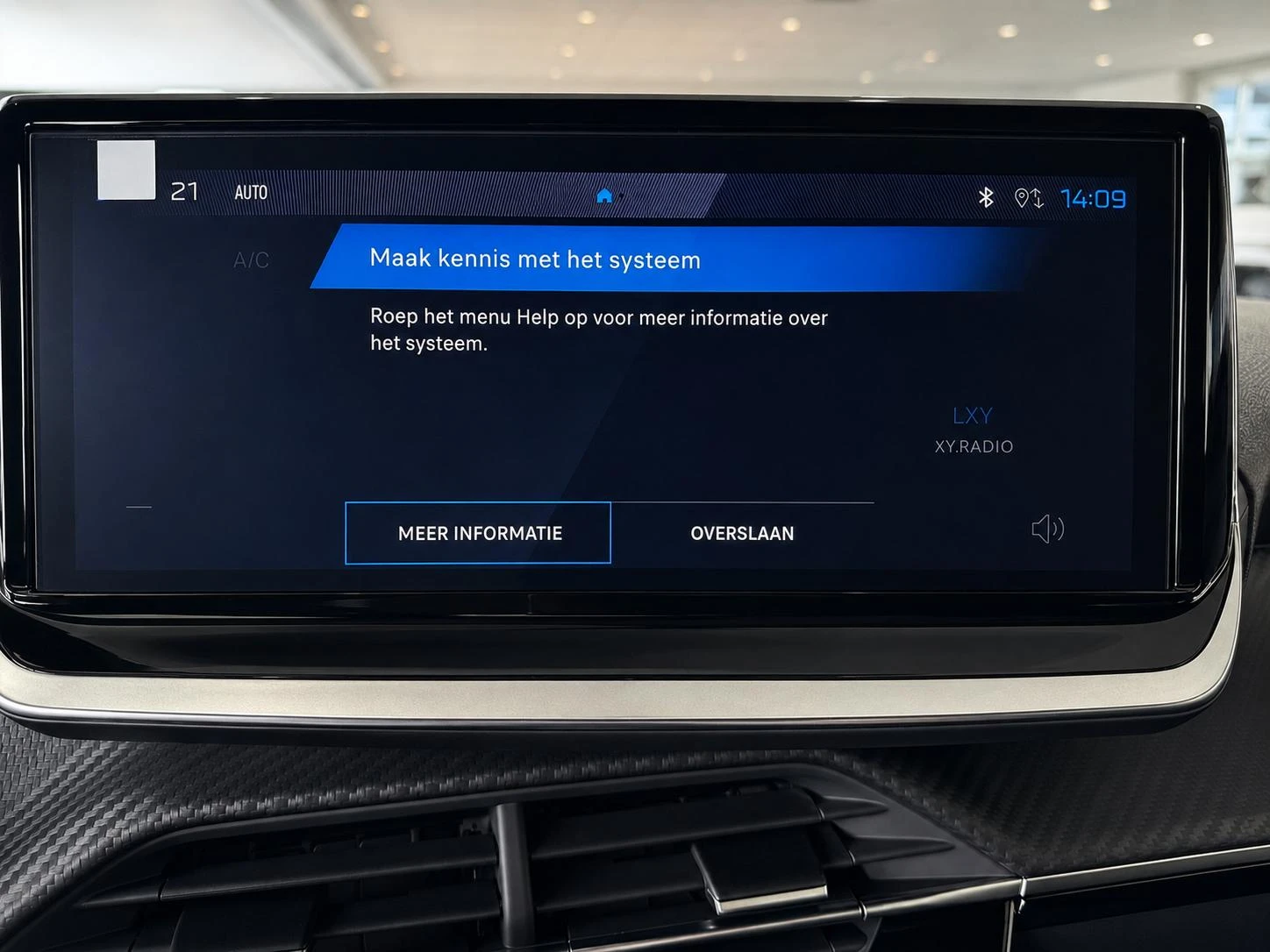 Peugeot 2008 1.2 Hybrid 145 Allure