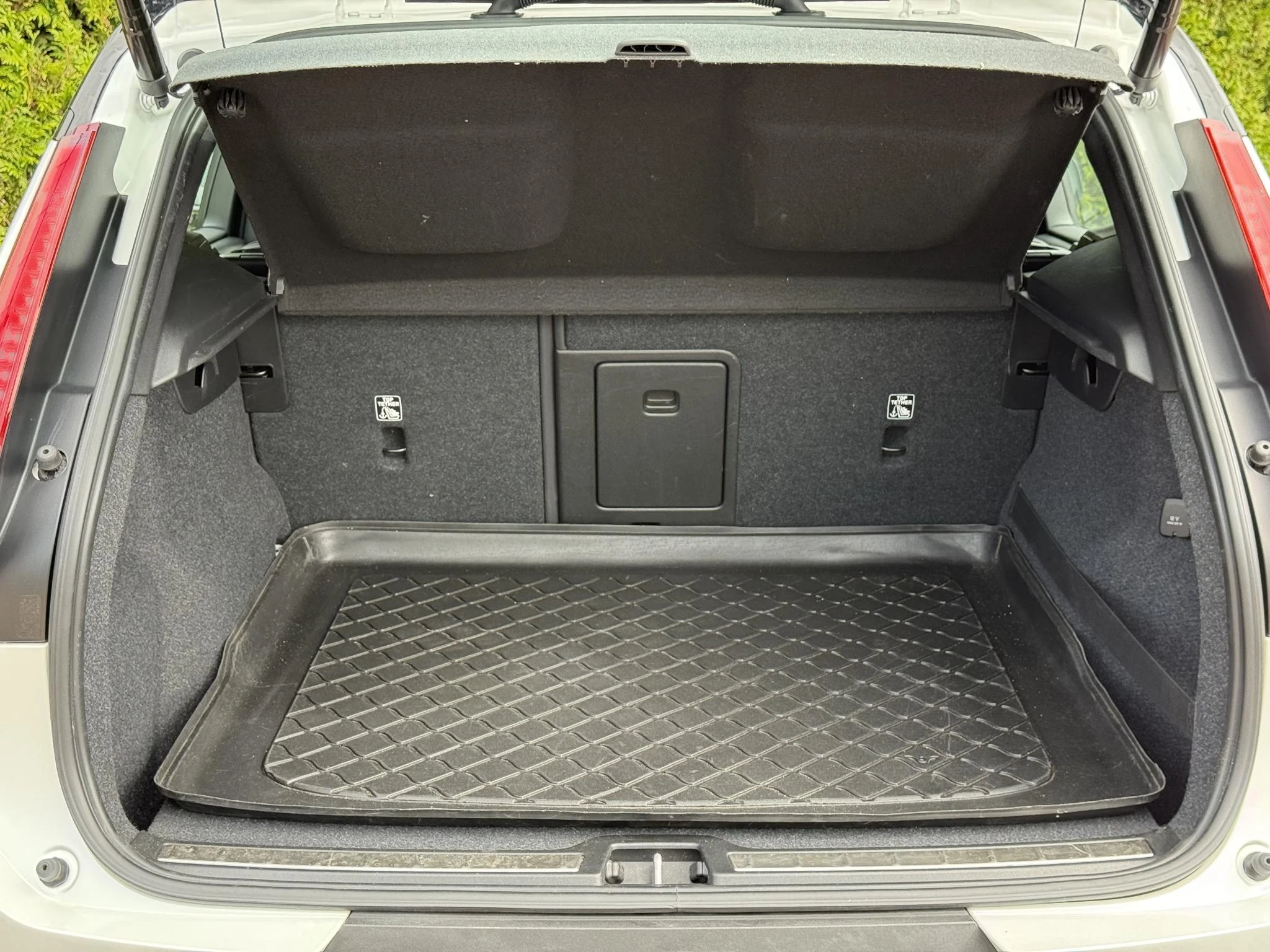 Volvo XC40 T5 Recharge R-Design