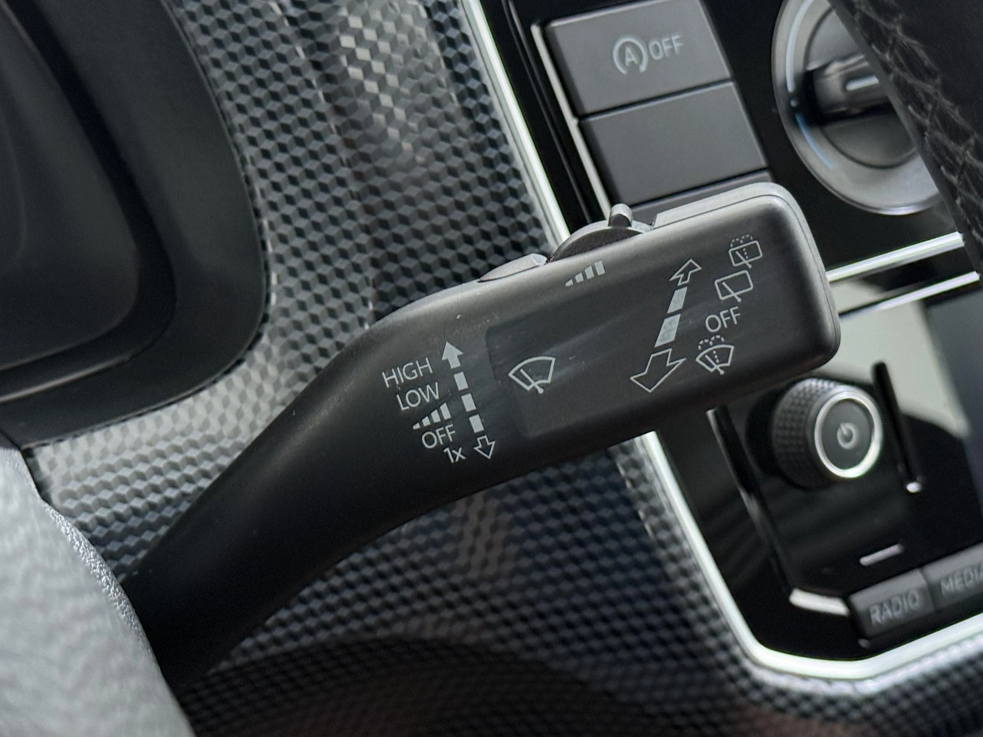 Volkswagen-up!-image-8