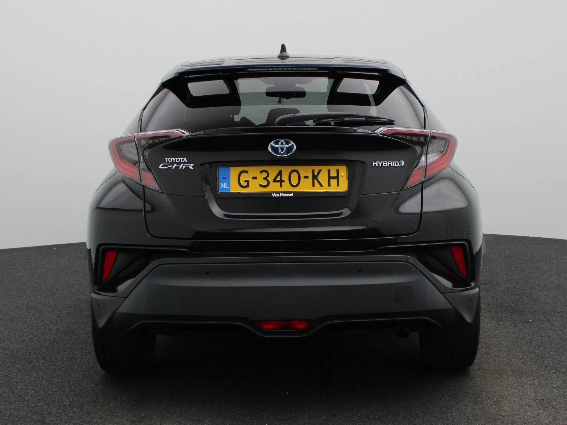 Toyota-C-HR-image-4