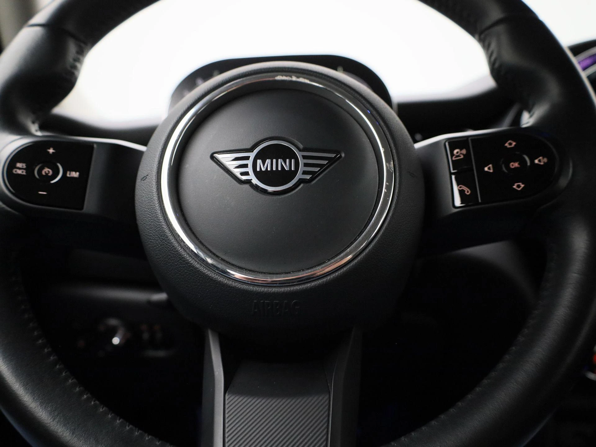 MINI-Cooper-image-25