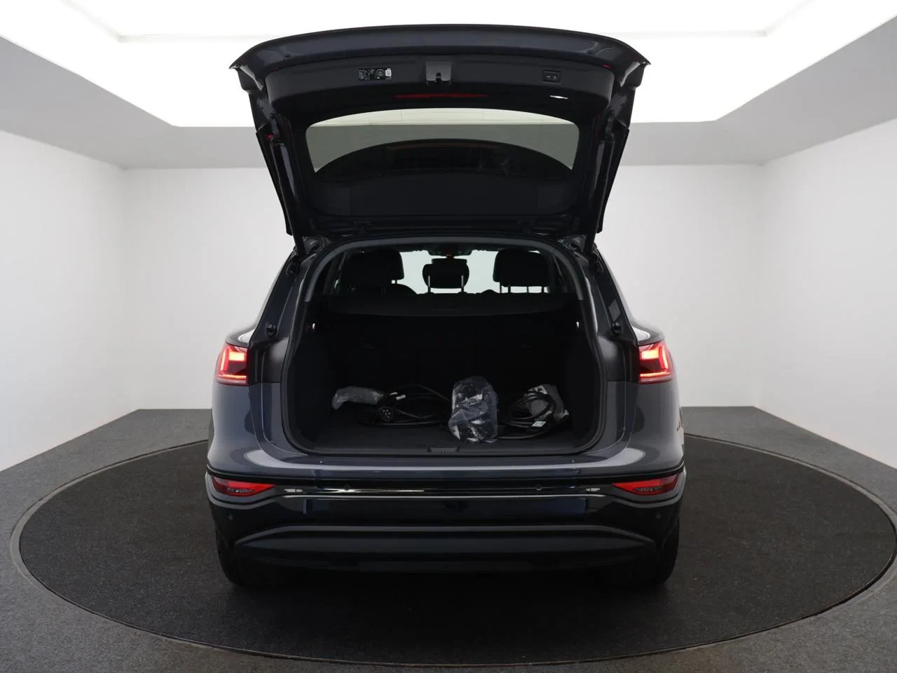 Audi-Q6 e-tron-image-25