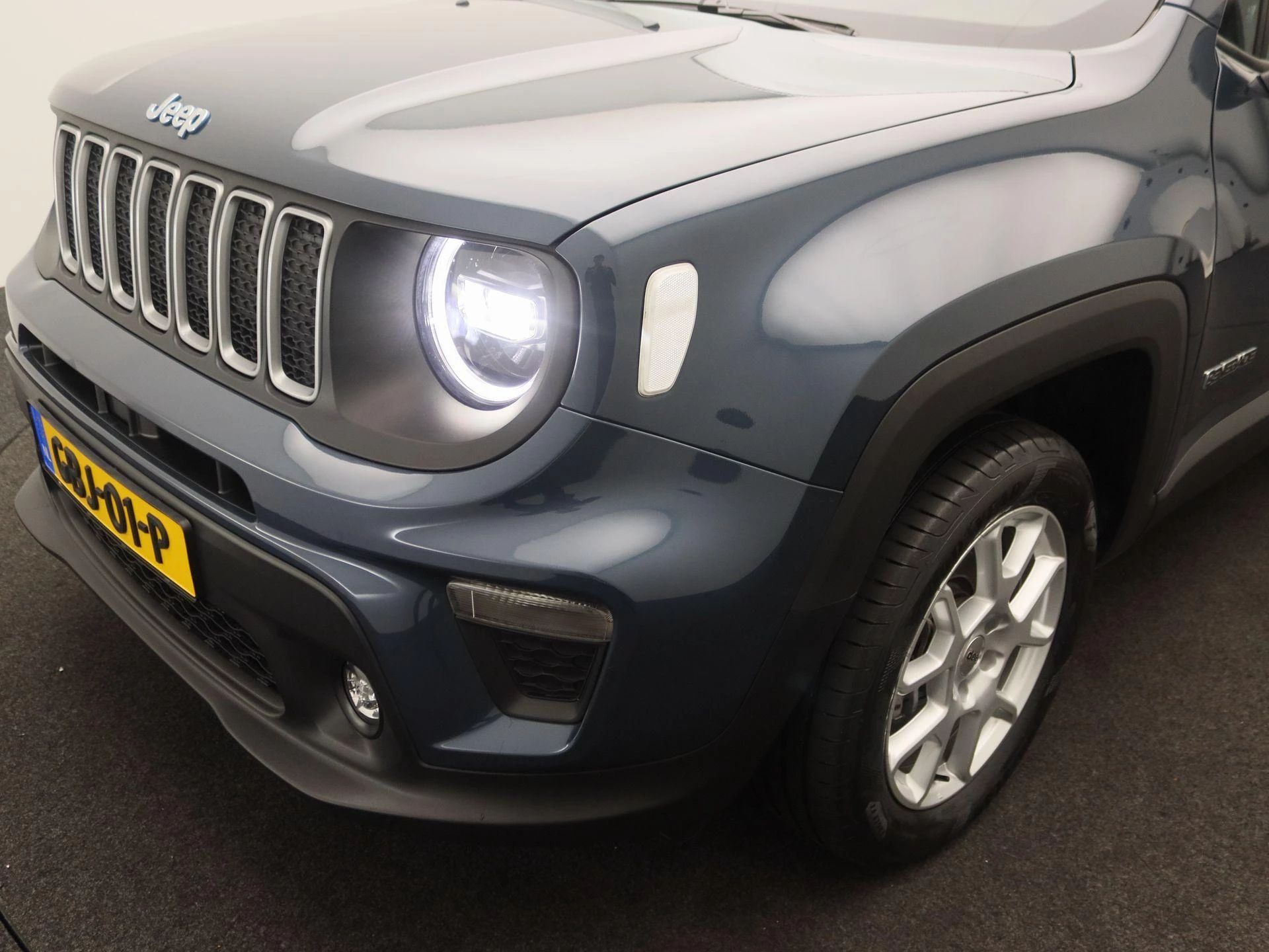 Jeep-Renegade-image-17