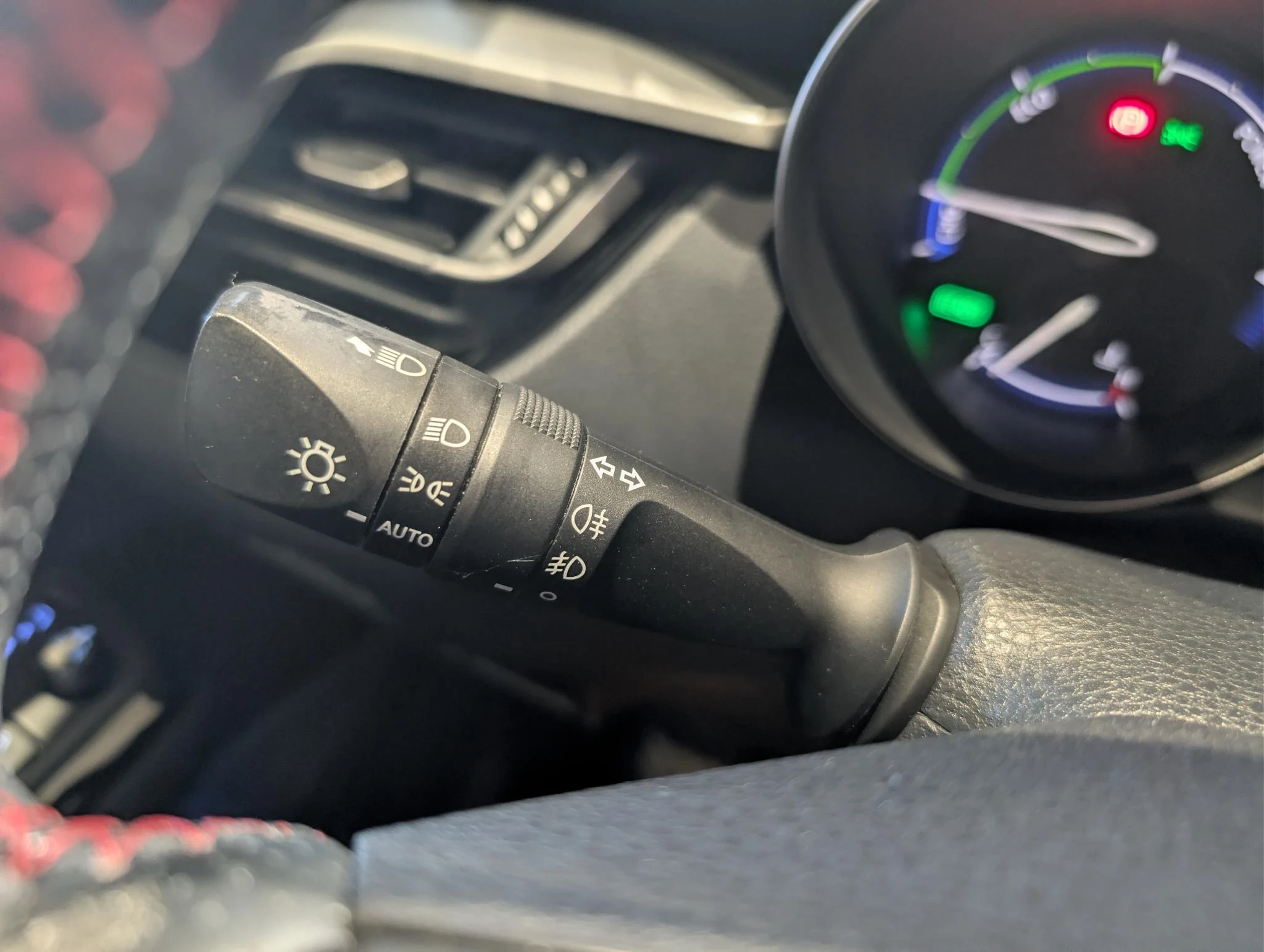 Toyota-C-HR-image-24