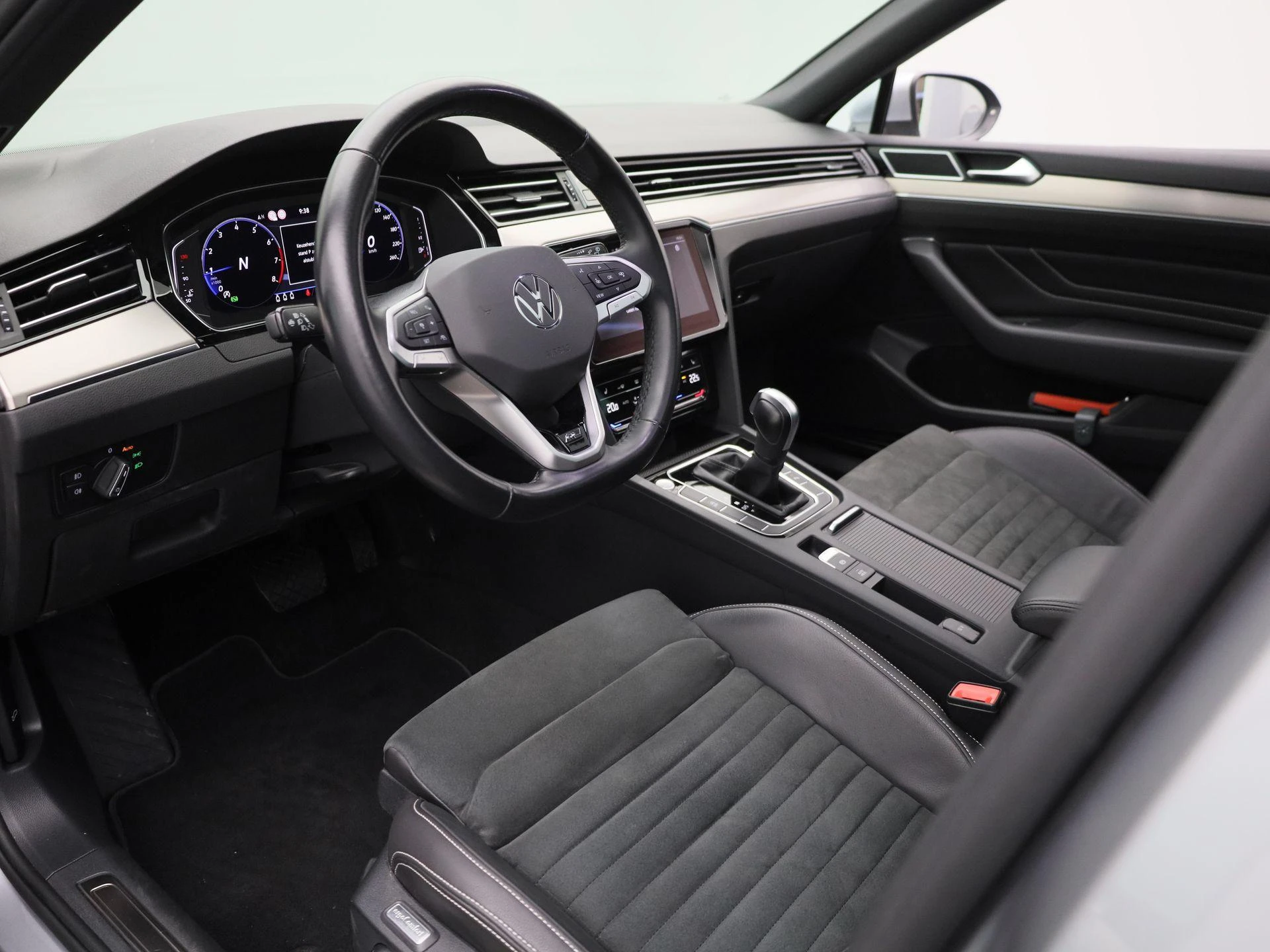 Volkswagen-Passat-image-15