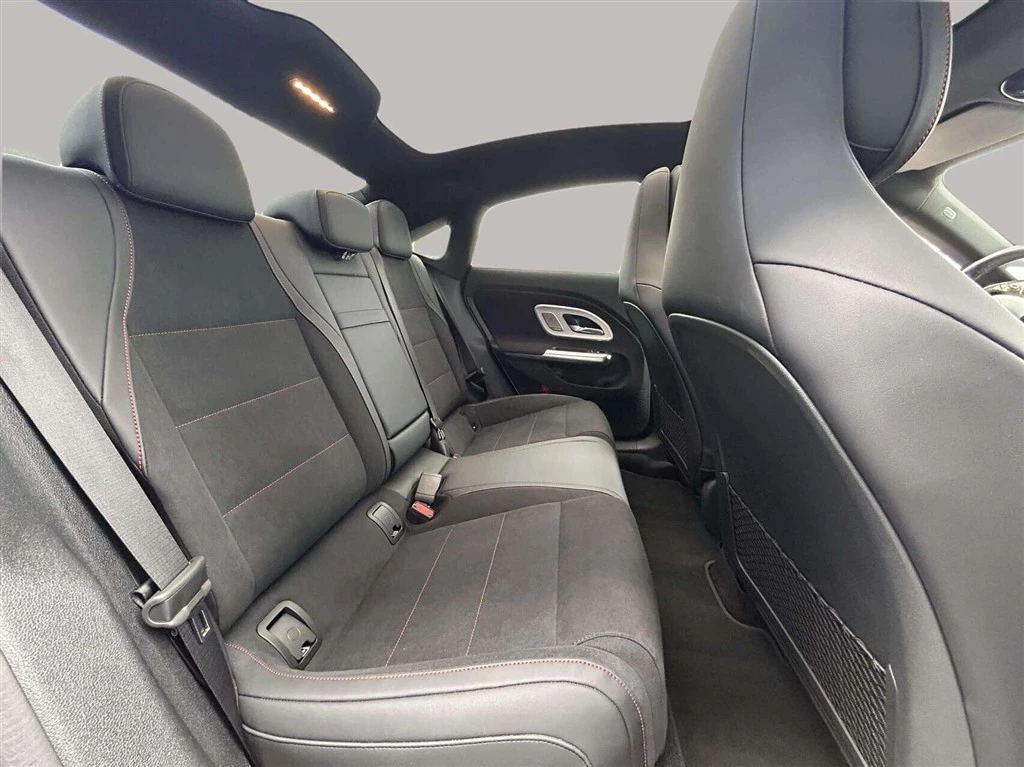 Mercedes-Benz-CLA-image-21
