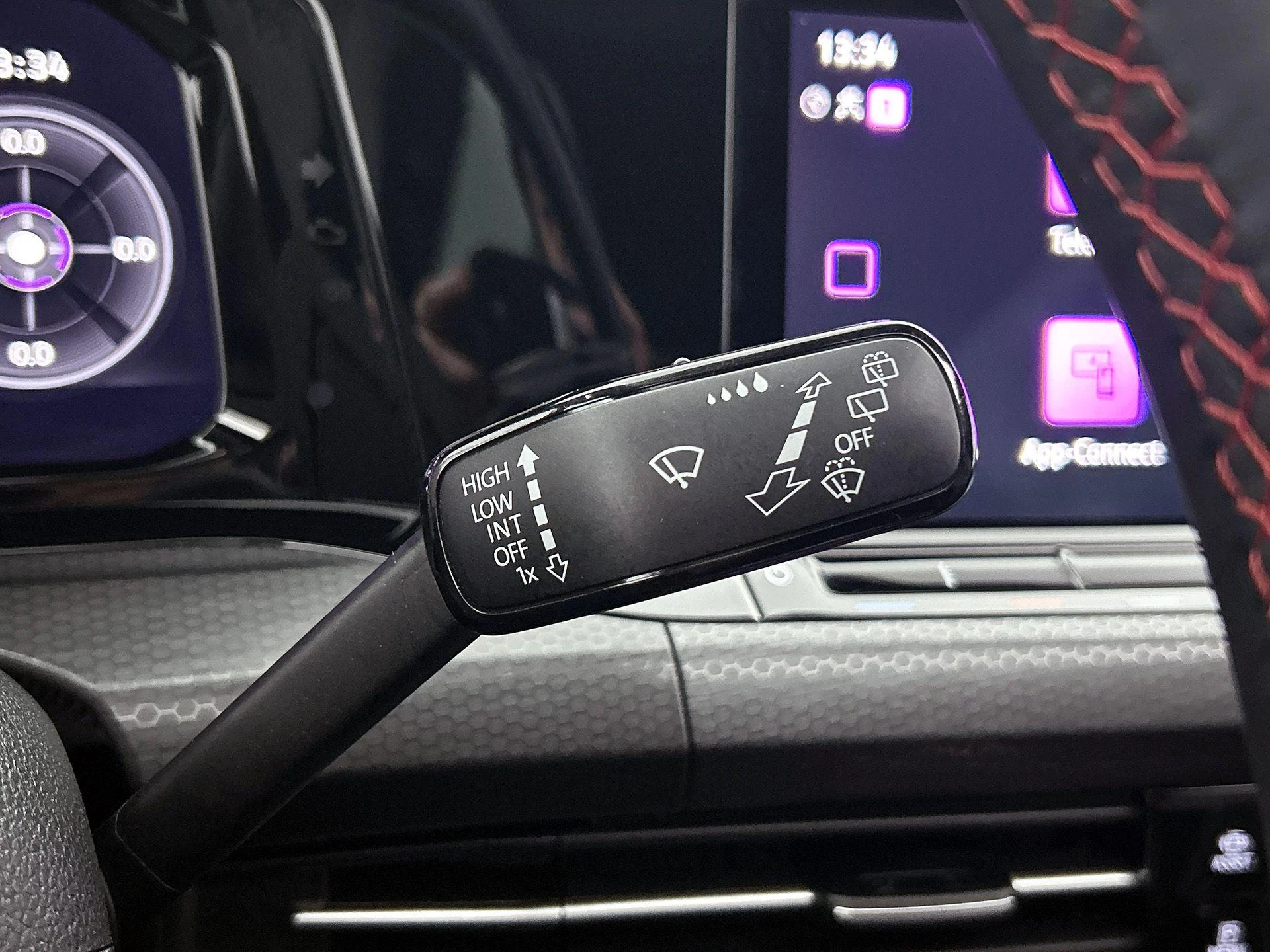 Volkswagen-Golf-image-10