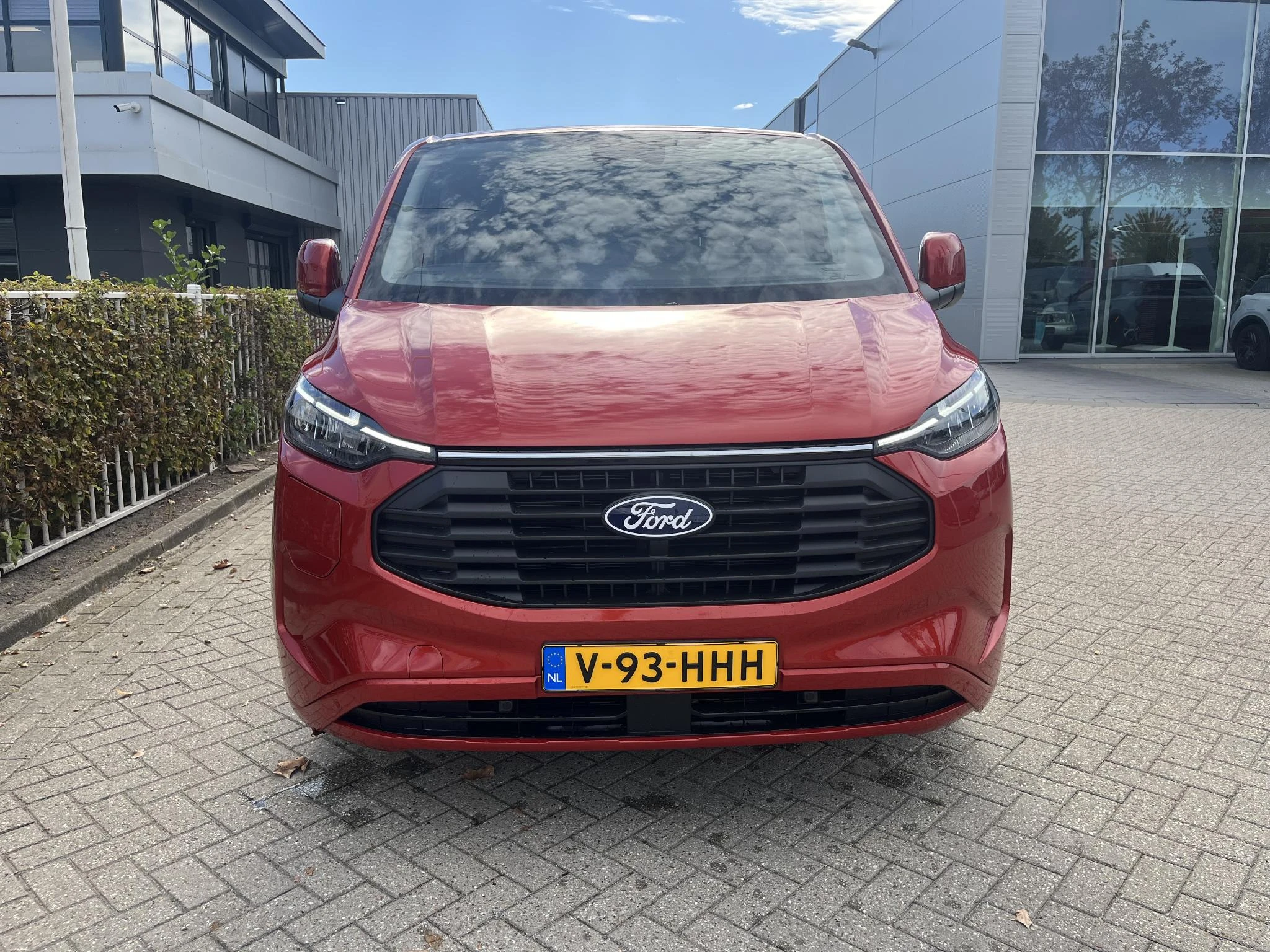 Ford-Transit Custom-image-1