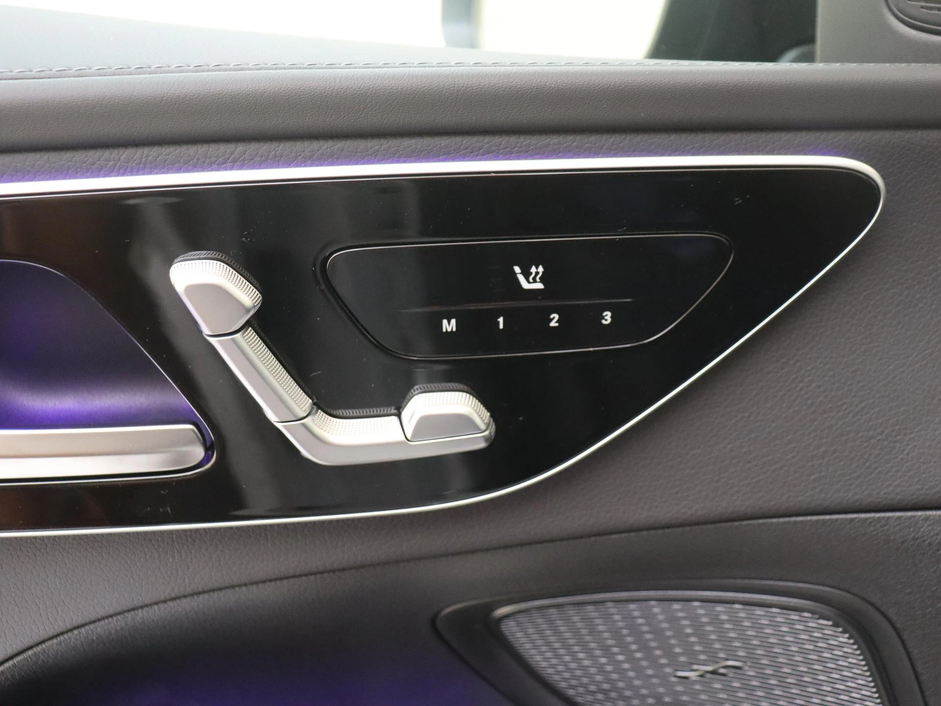 Mercedes-Benz-C-Klasse-image-24