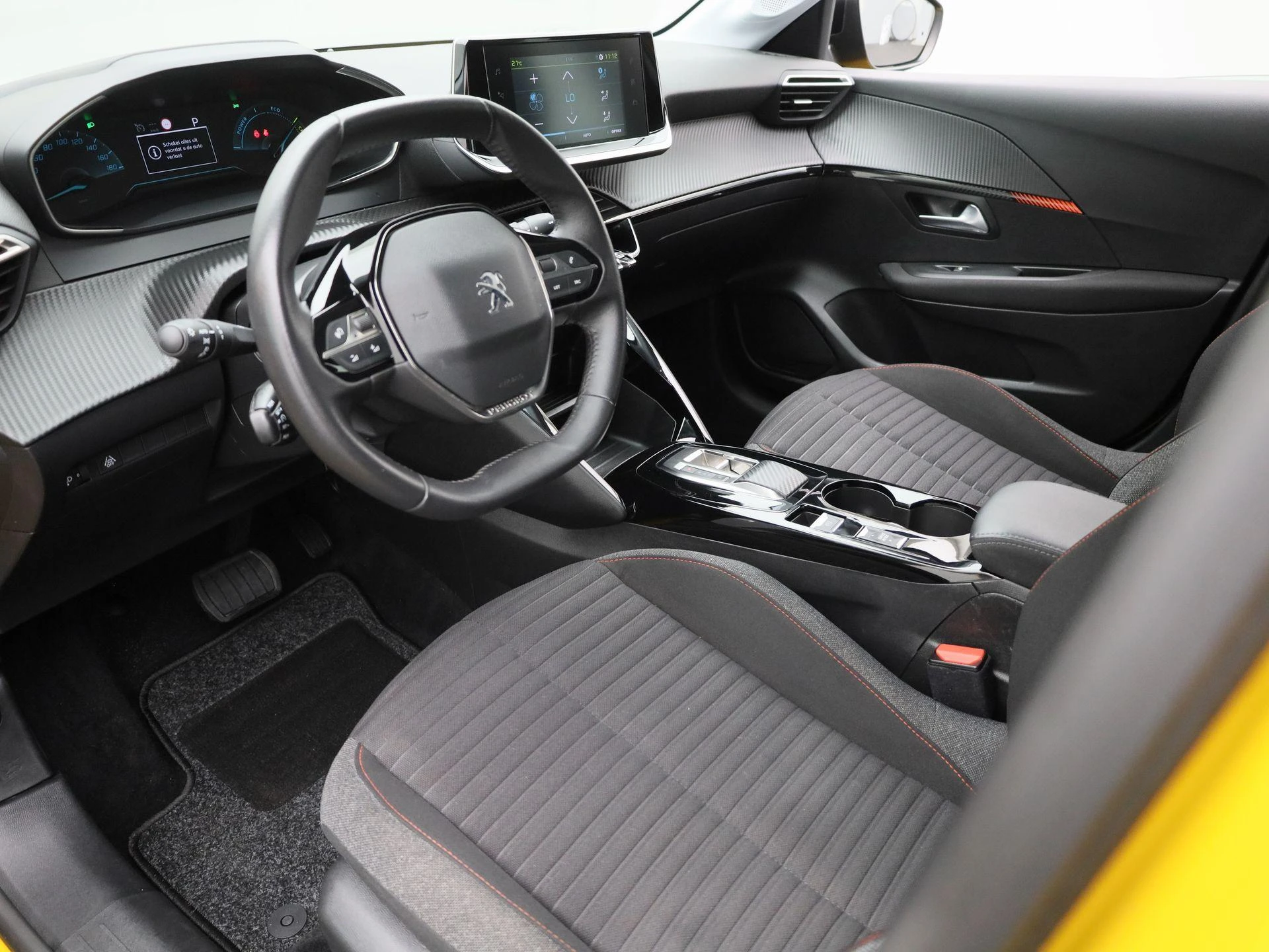 Peugeot-e-208-image-15