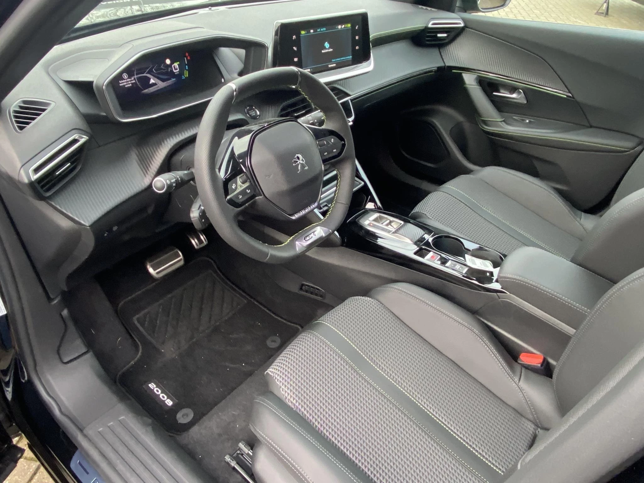 Peugeot e-2008 EV GT 50 kWh