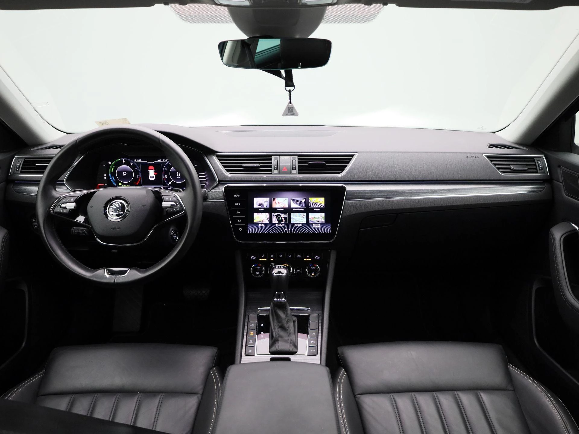 Škoda-Superb-image-50