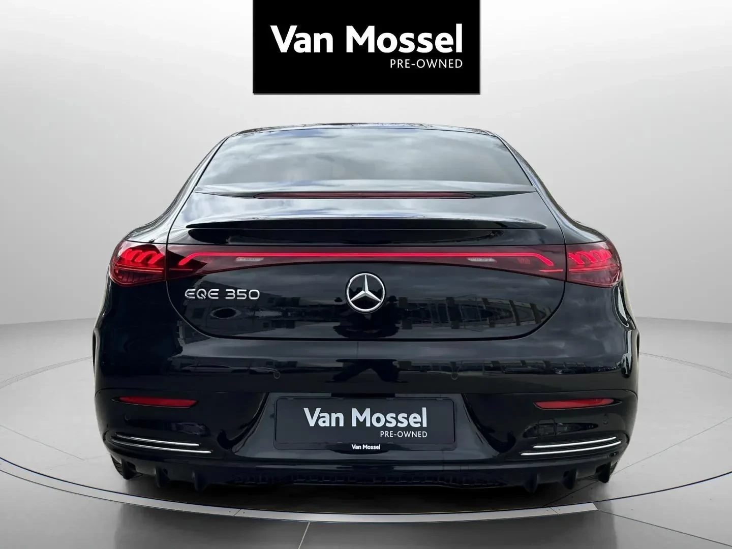 Mercedes-Benz-EQE-image-5