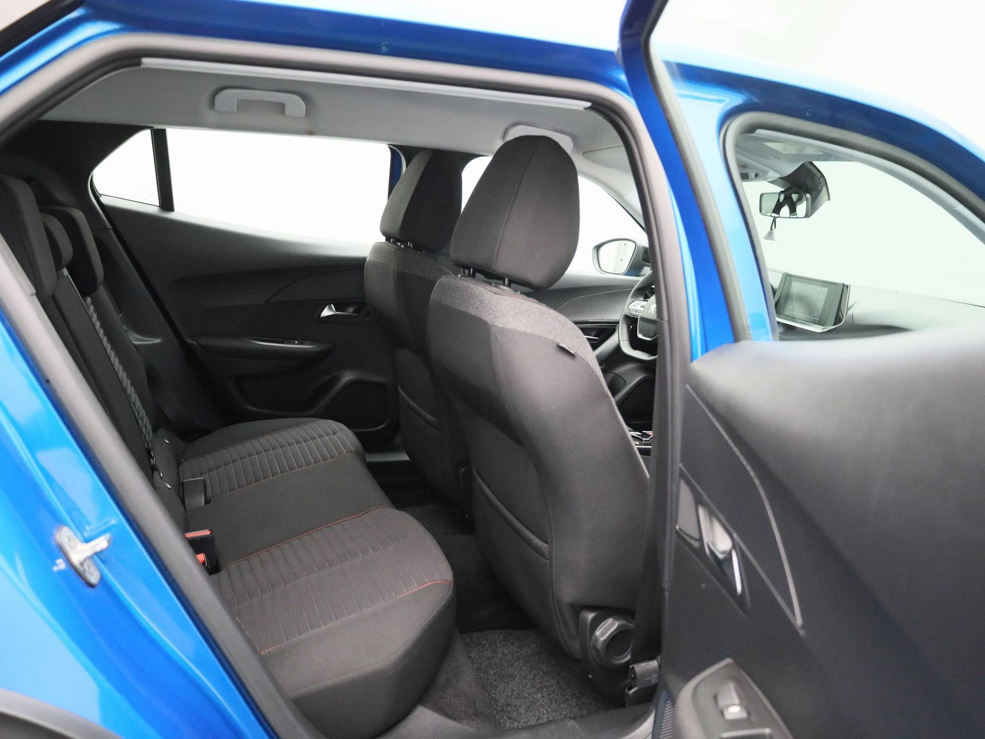 Peugeot-e-2008-image-34