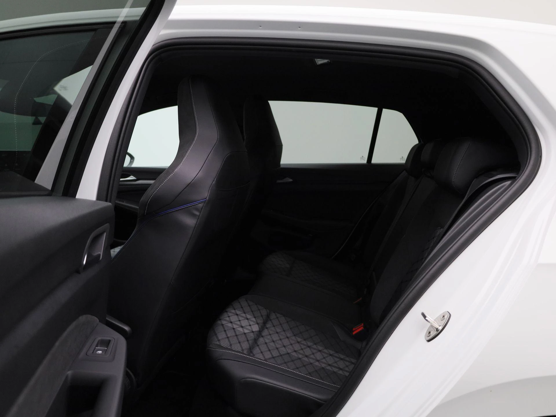 Volkswagen Golf 1.5 eTSI R-Line Edition