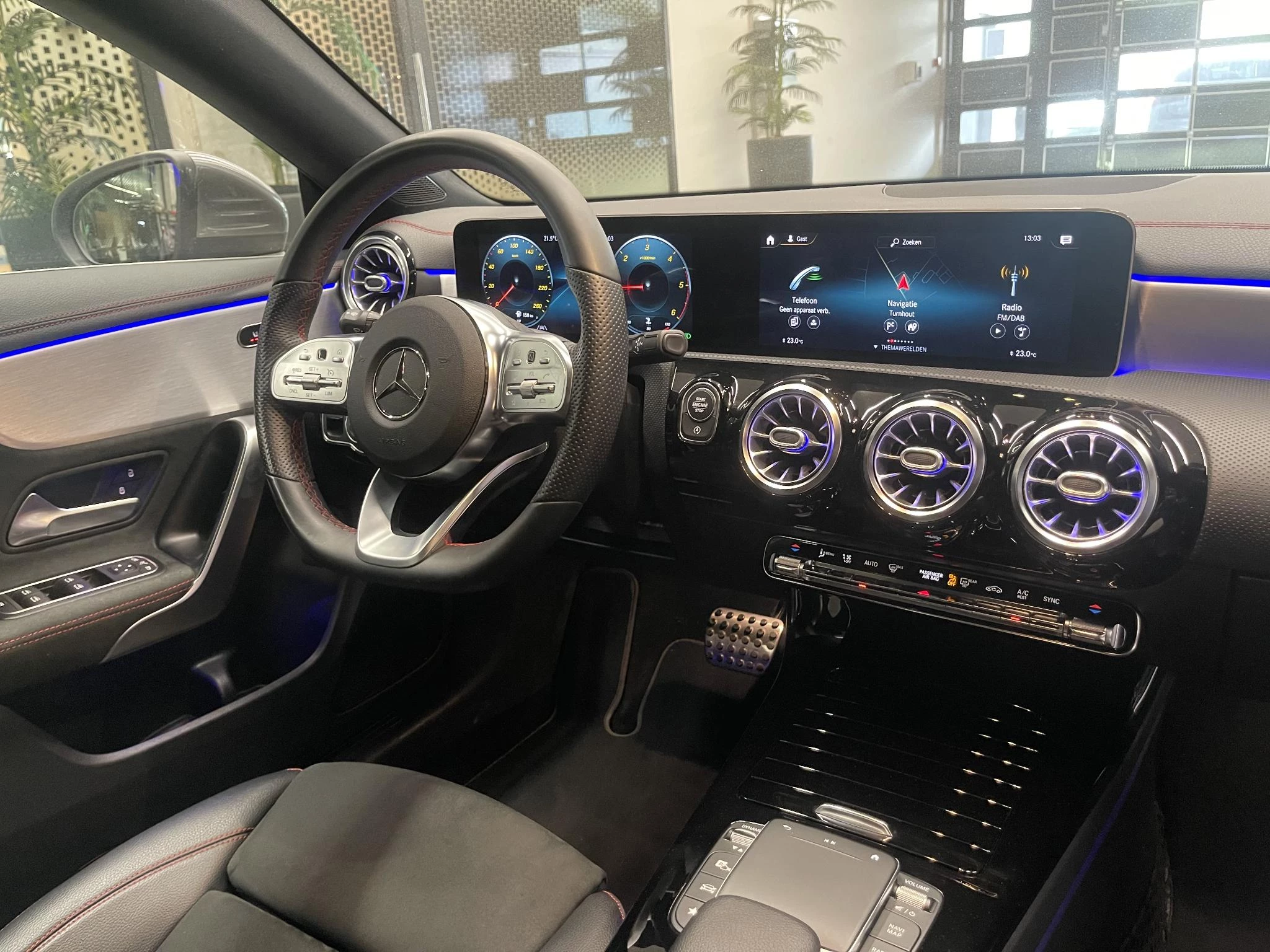 Mercedes-Benz CLA 180d AMG LINE Shooting Brake + CARPLAY + LED + KEY LESS +