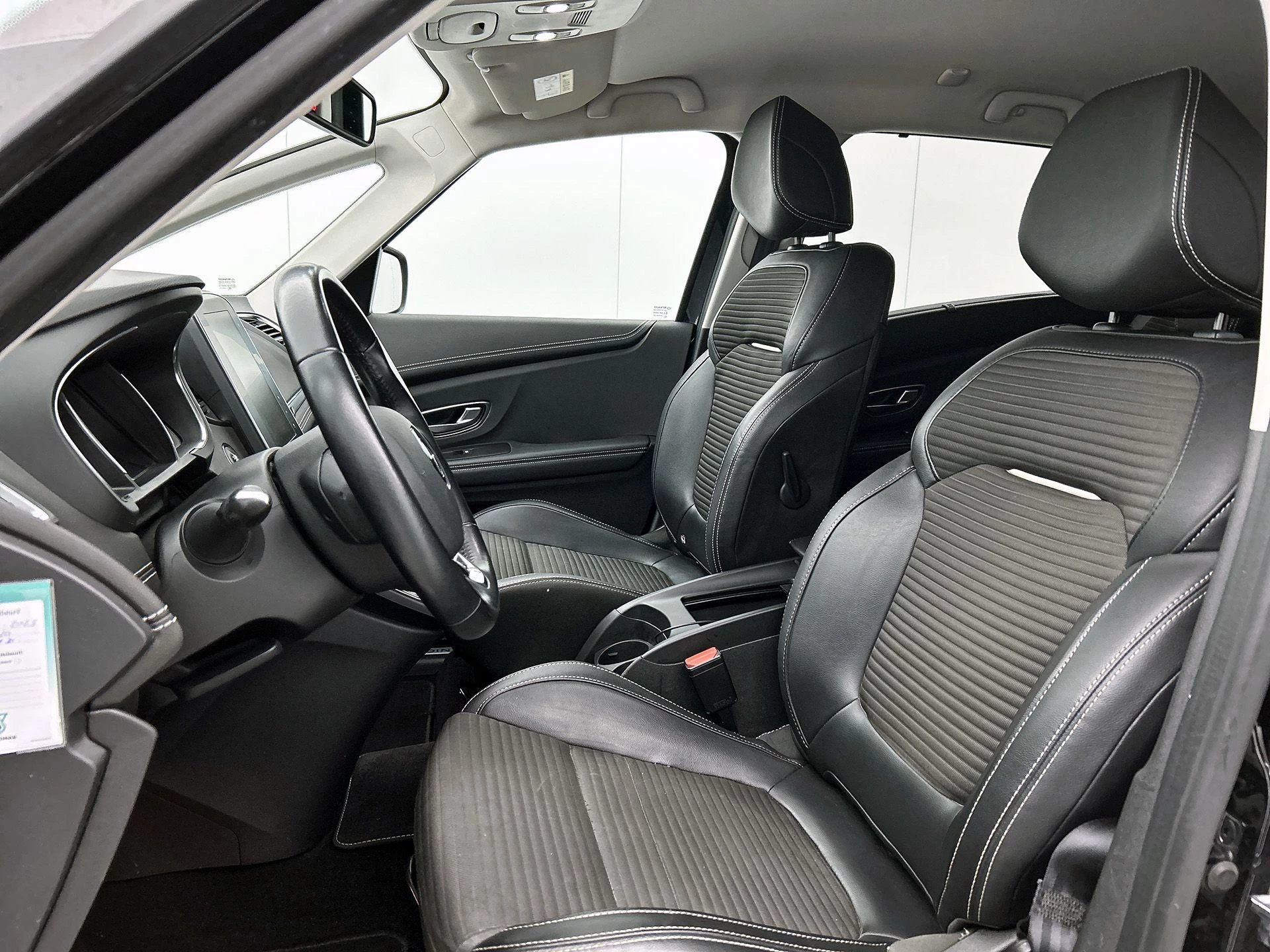 Renault-Scénic-image-31