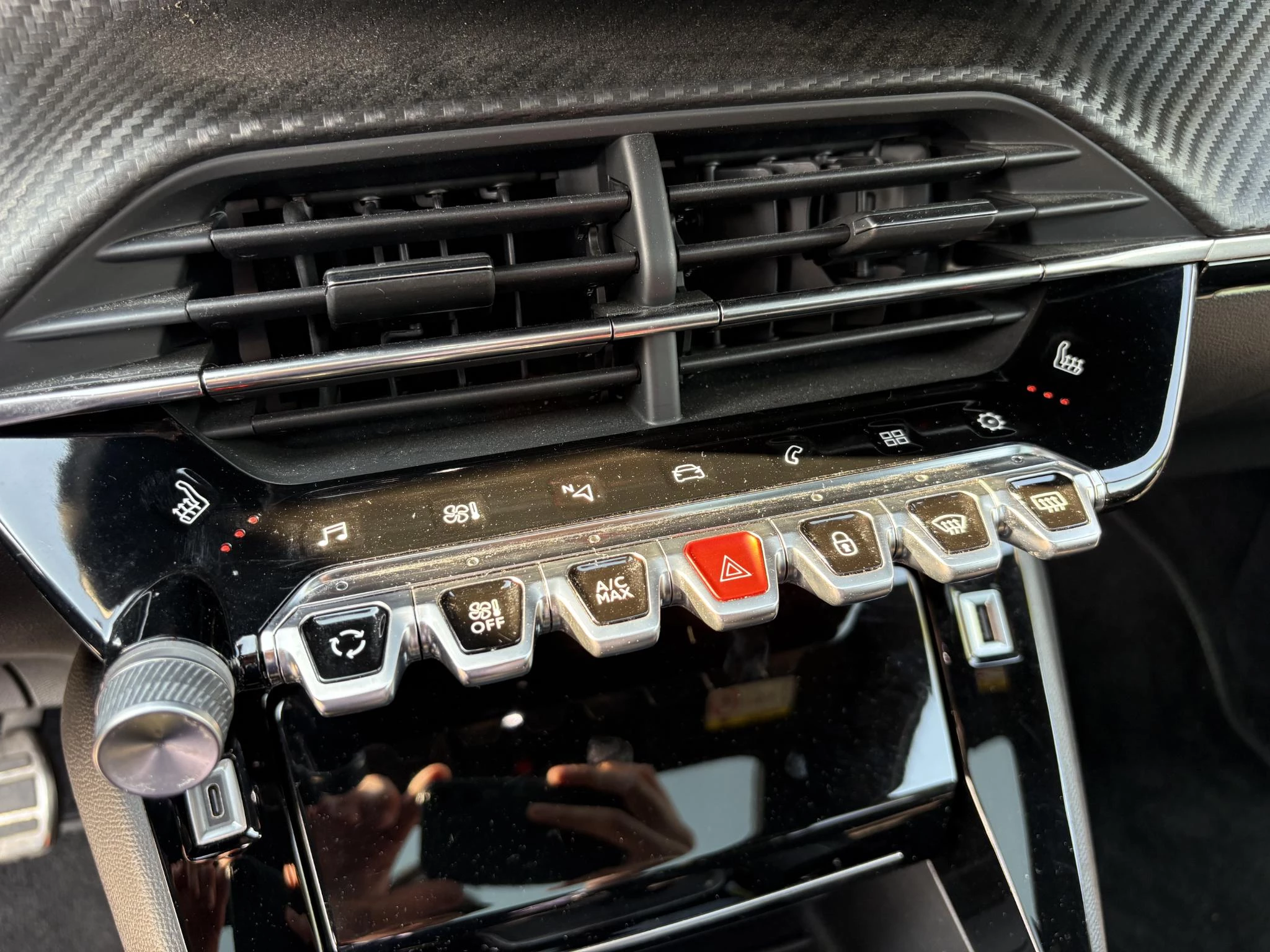 Peugeot-208-image-16