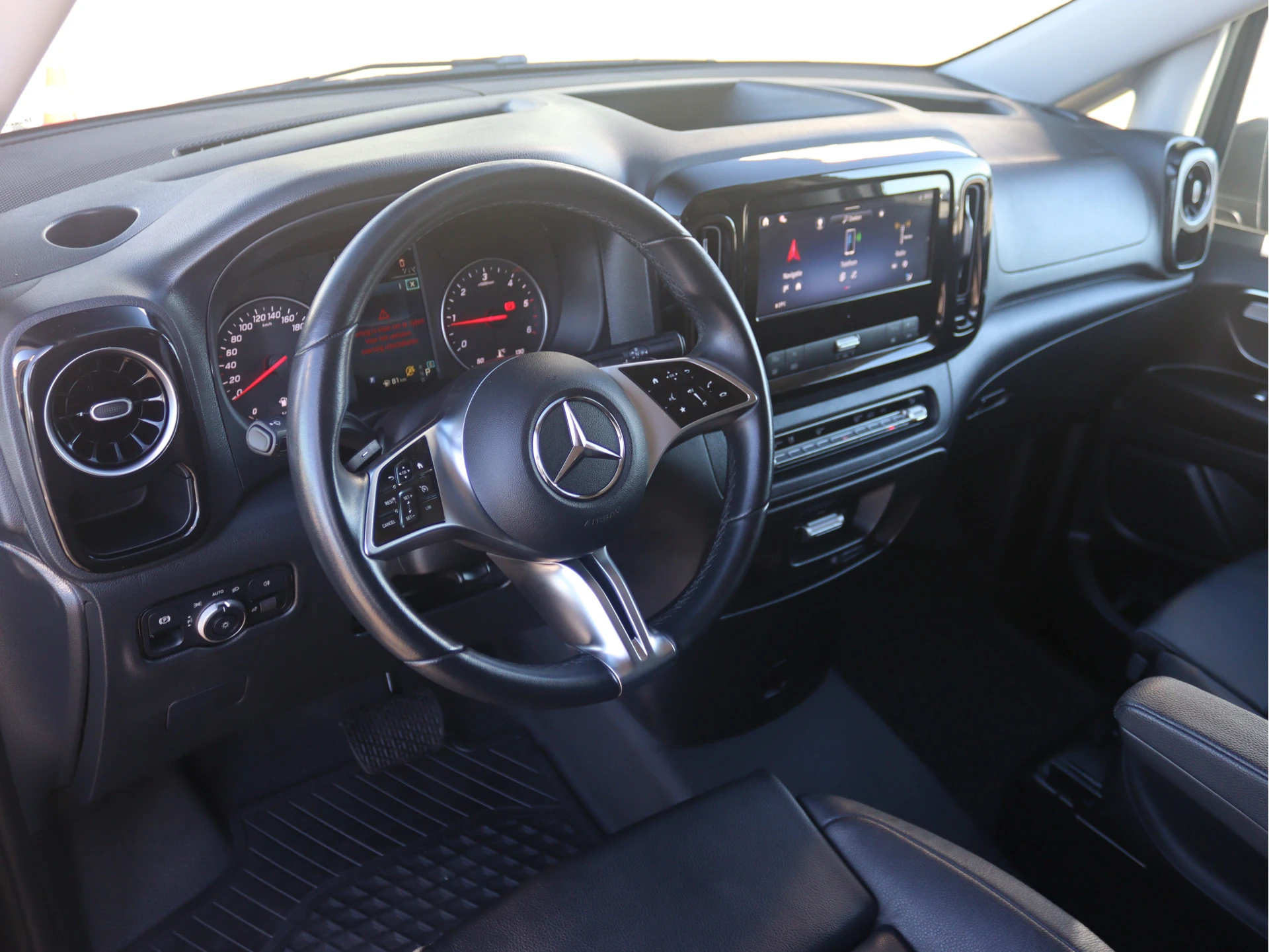 Mercedes-Benz-Vito-image-3