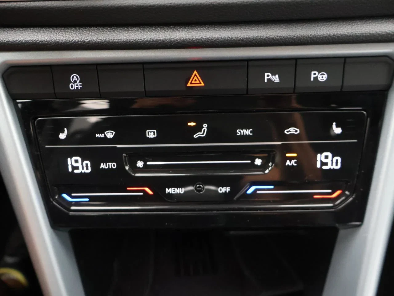 Volkswagen T-Roc T-Roc 1.0 TSI Life 116PK *VIRTUAL COCKPIT*NAVI*PDC*ACC*APP-CONNECT*NAVI*ZETELVERWARMING*...*